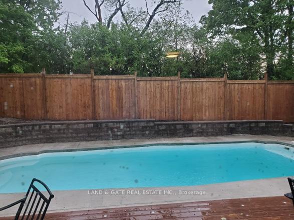 Photo 37 of 993 Mountview Court, Oshawa, Pinecrest — HOMEH
