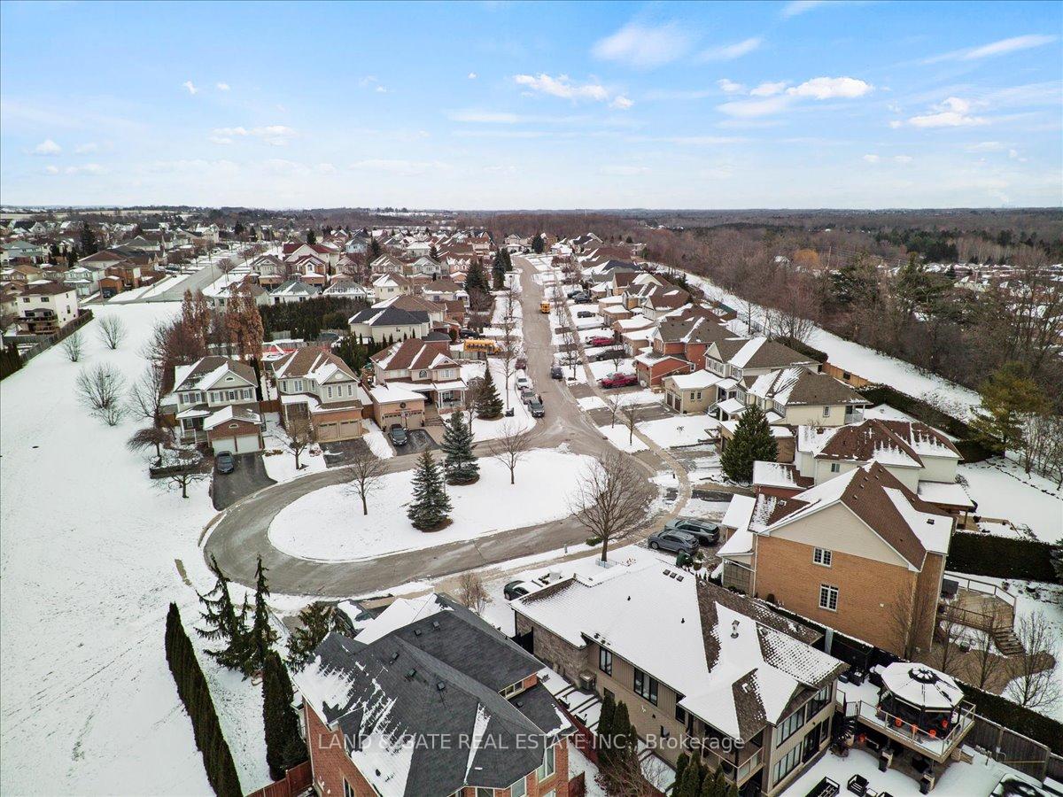 Photo 39 of 993 Mountview Court, Oshawa, Pinecrest — HOMEH