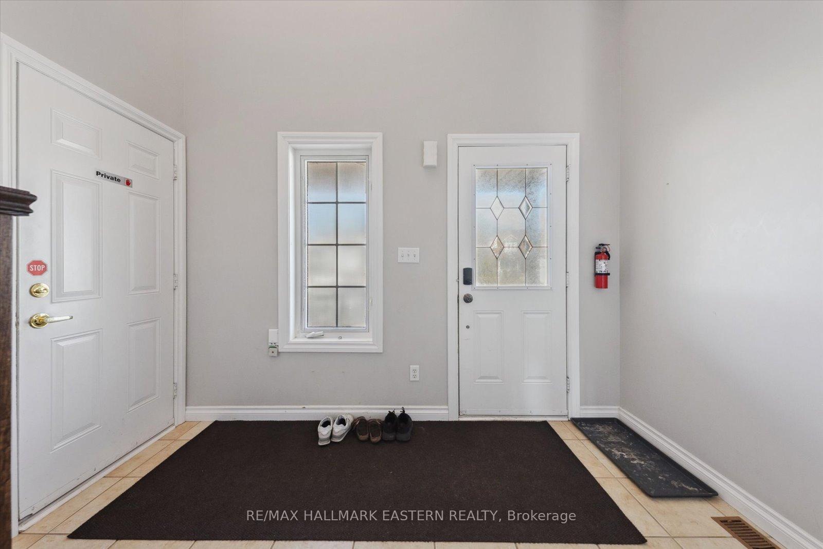 Photo 3 of 257 Tobin Court, Peterborough, Northcrest Ward 5 — HOMEH