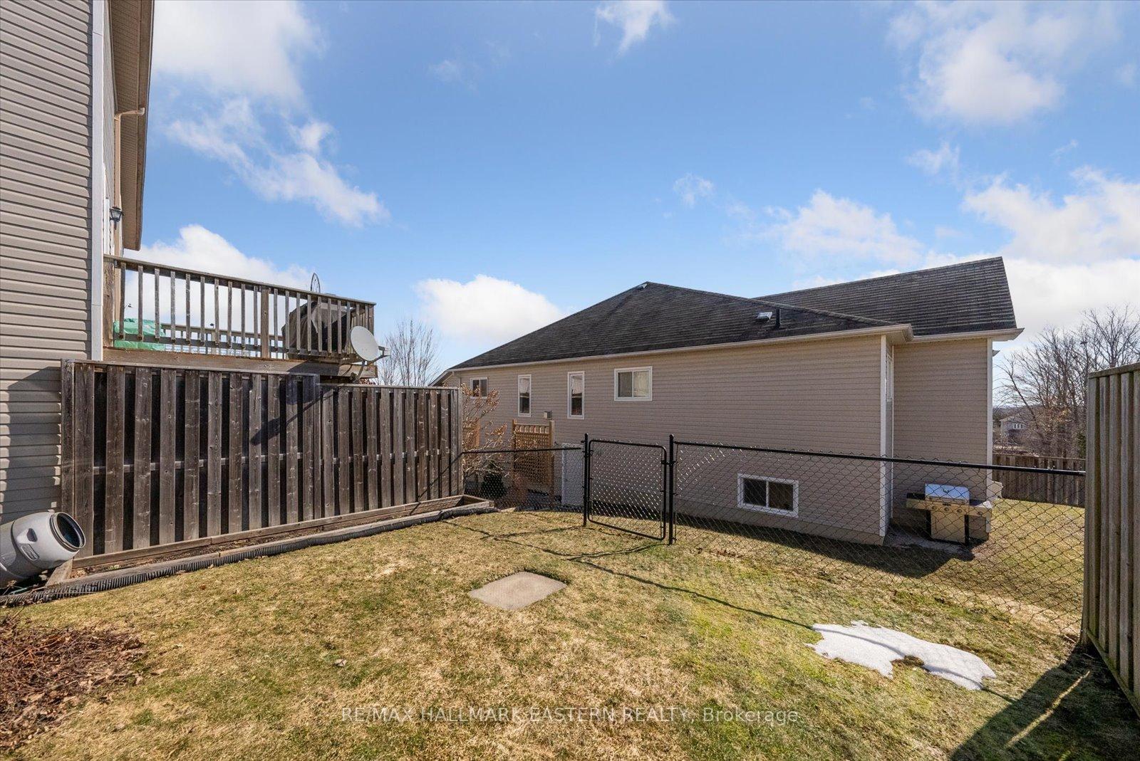 Photo 24 of 257 Tobin Court, Peterborough, Northcrest Ward 5 — HOMEH