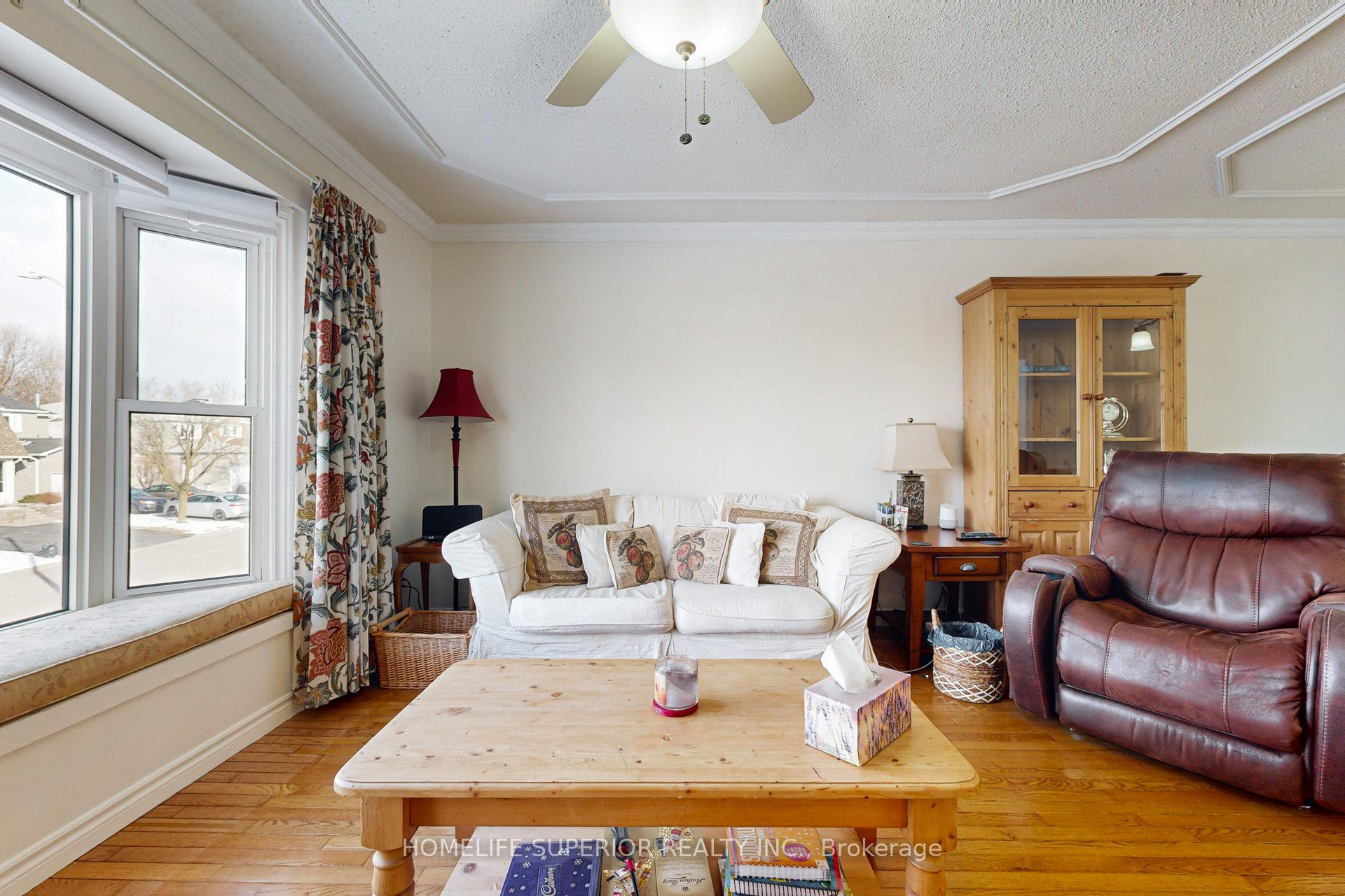 Photo 6 of 821 Bennett Court, Oshawa, Pinecrest — HOMEH