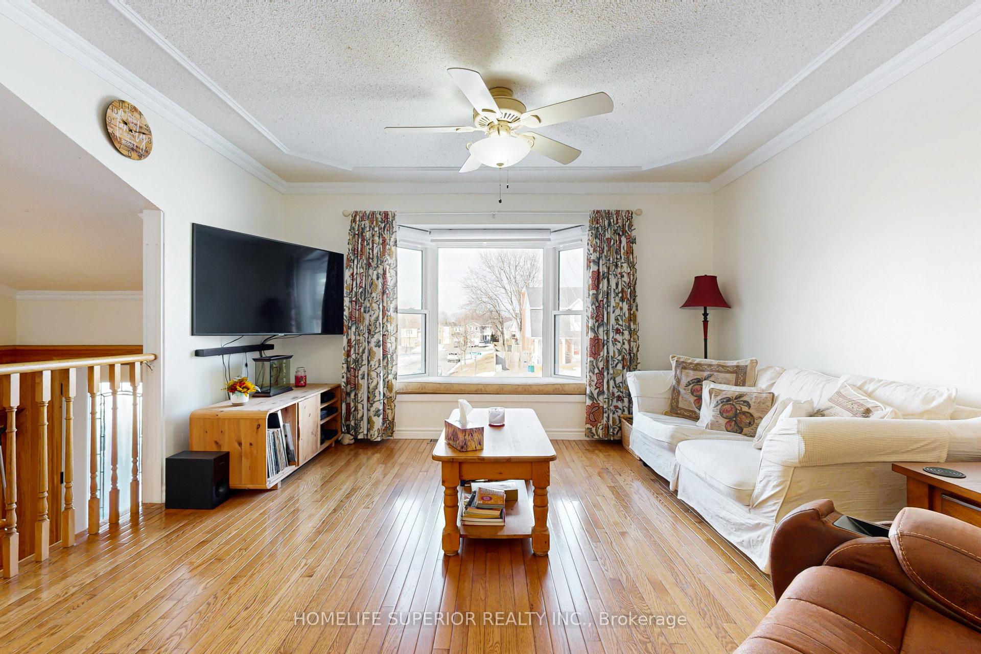 Photo 8 of 821 Bennett Court, Oshawa, Pinecrest — HOMEH
