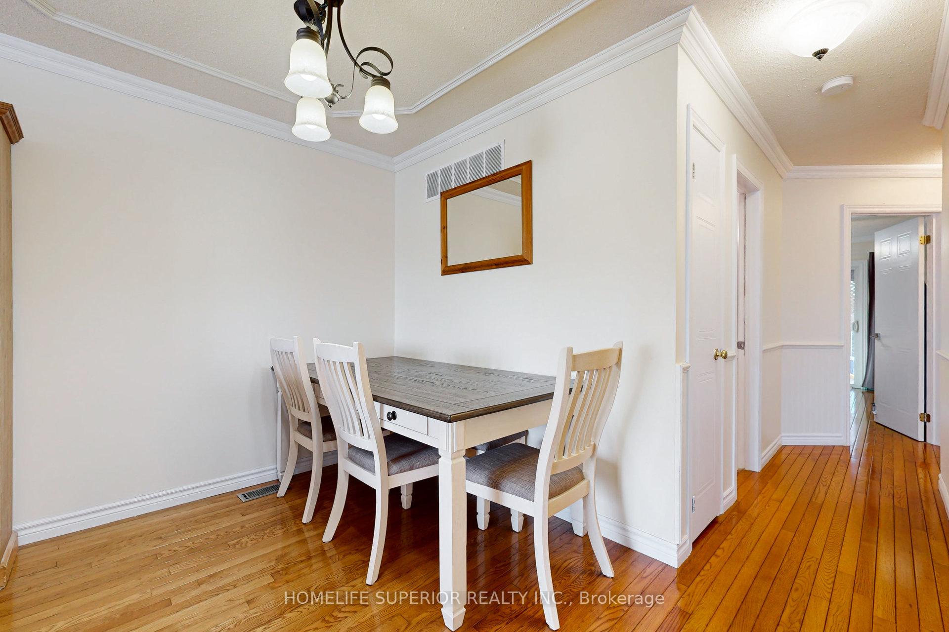Photo 9 of 821 Bennett Court, Oshawa, Pinecrest — HOMEH