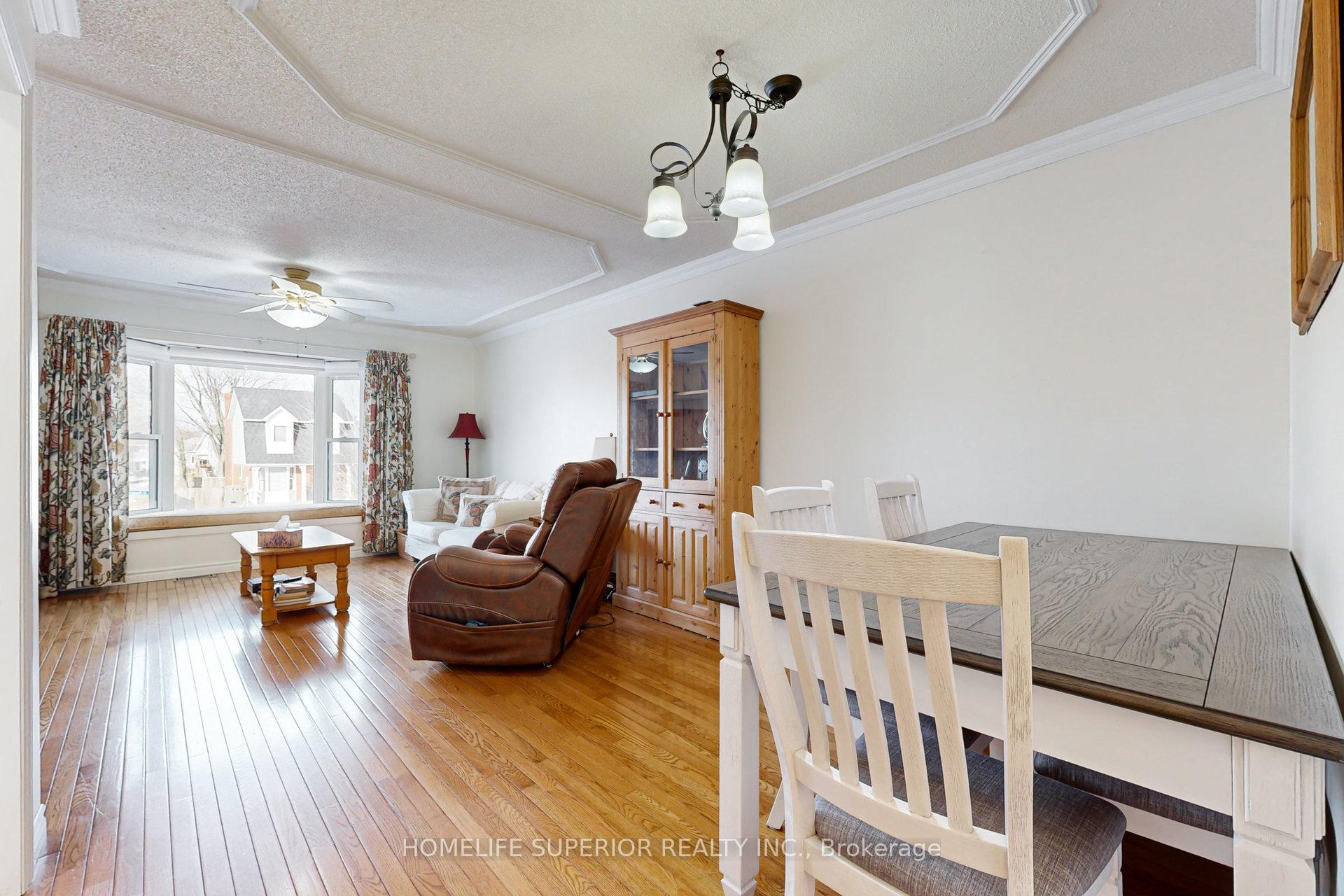 Photo 10 of 821 Bennett Court, Oshawa, Pinecrest — HOMEH