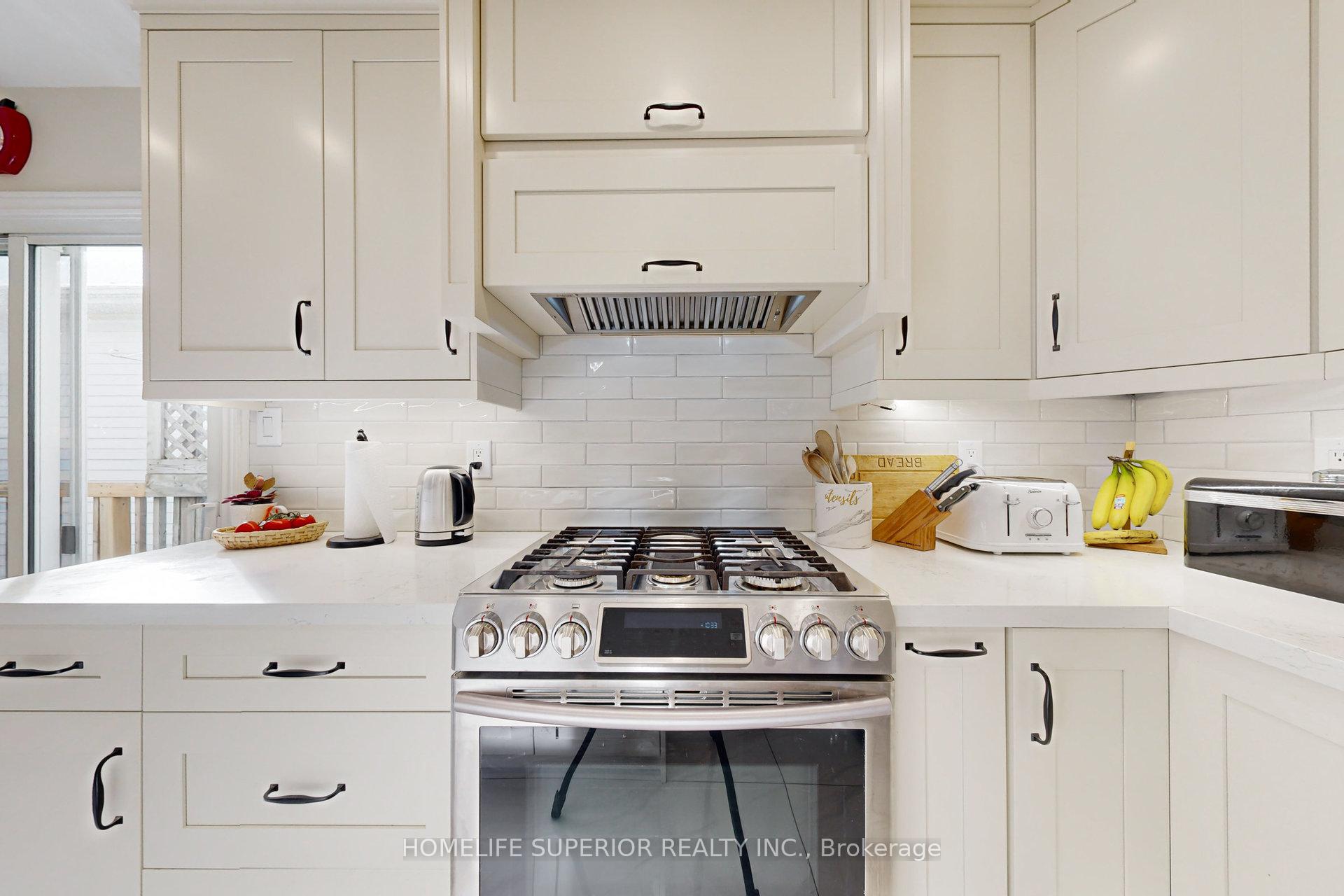 Photo 14 of 821 Bennett Court, Oshawa, Pinecrest — HOMEH