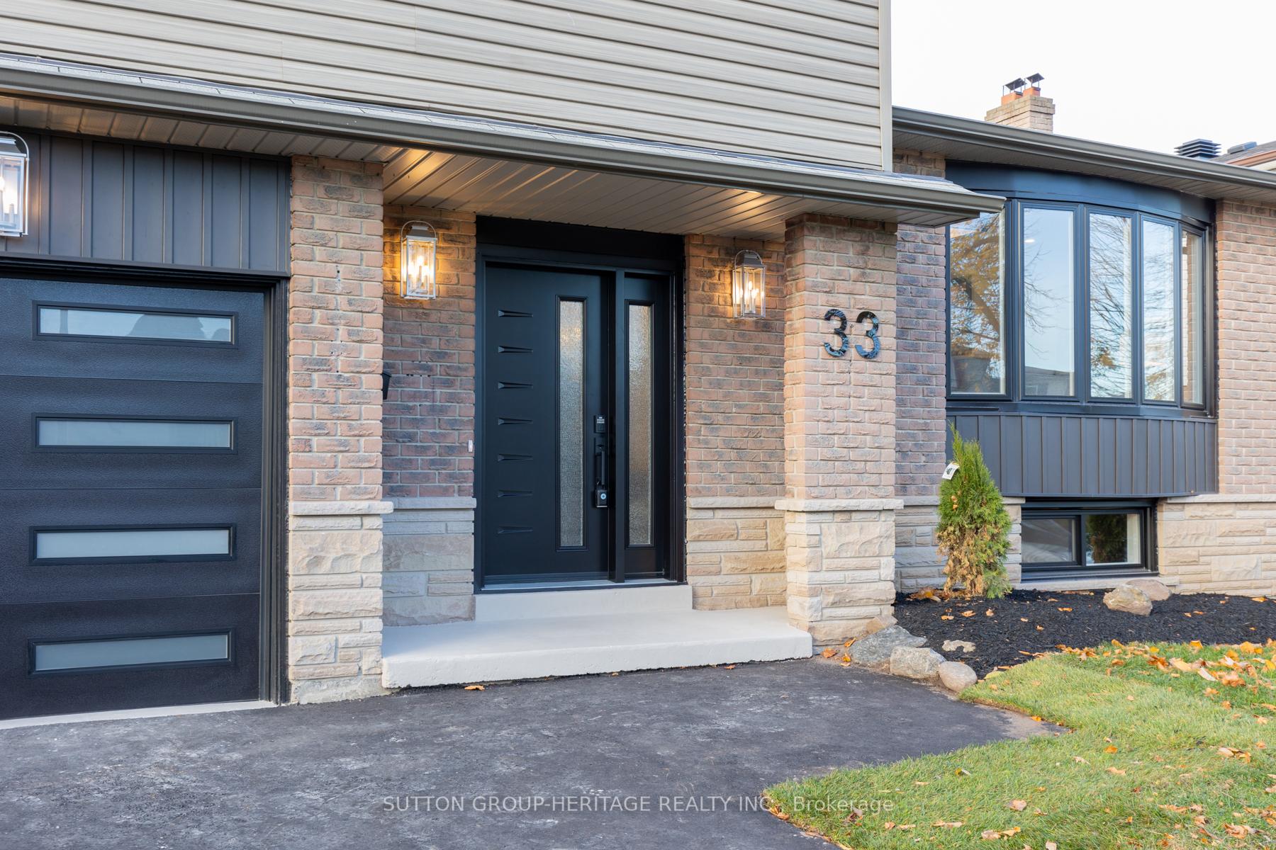 Photo 2 of 33 Mansfield Crescent, Whitby, Blue Grass Meadows — HOMEH
