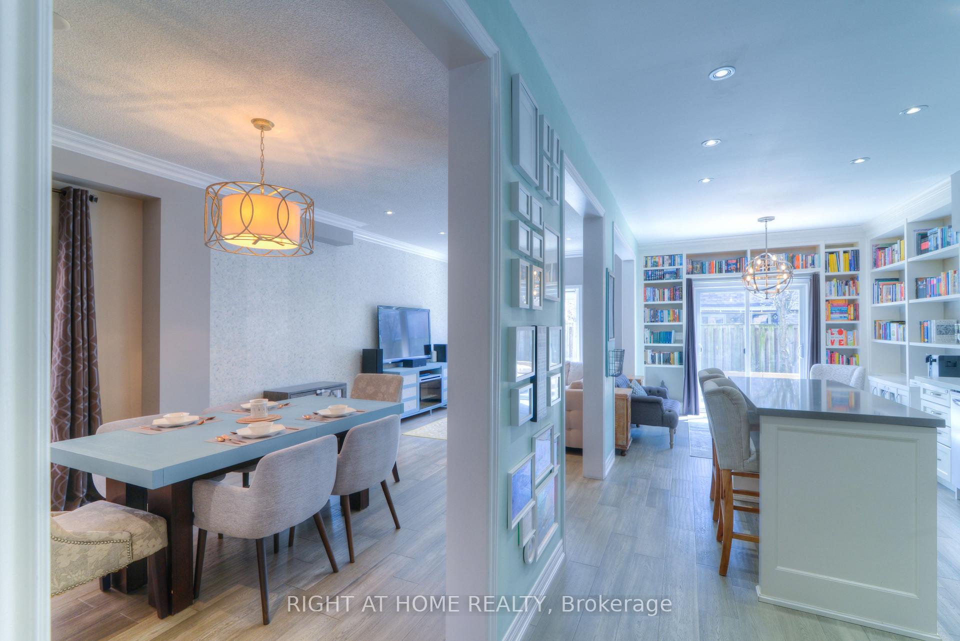 Photo 5 of 130 Bentoak Crescent, Vaughan, Patterson — HOMEH