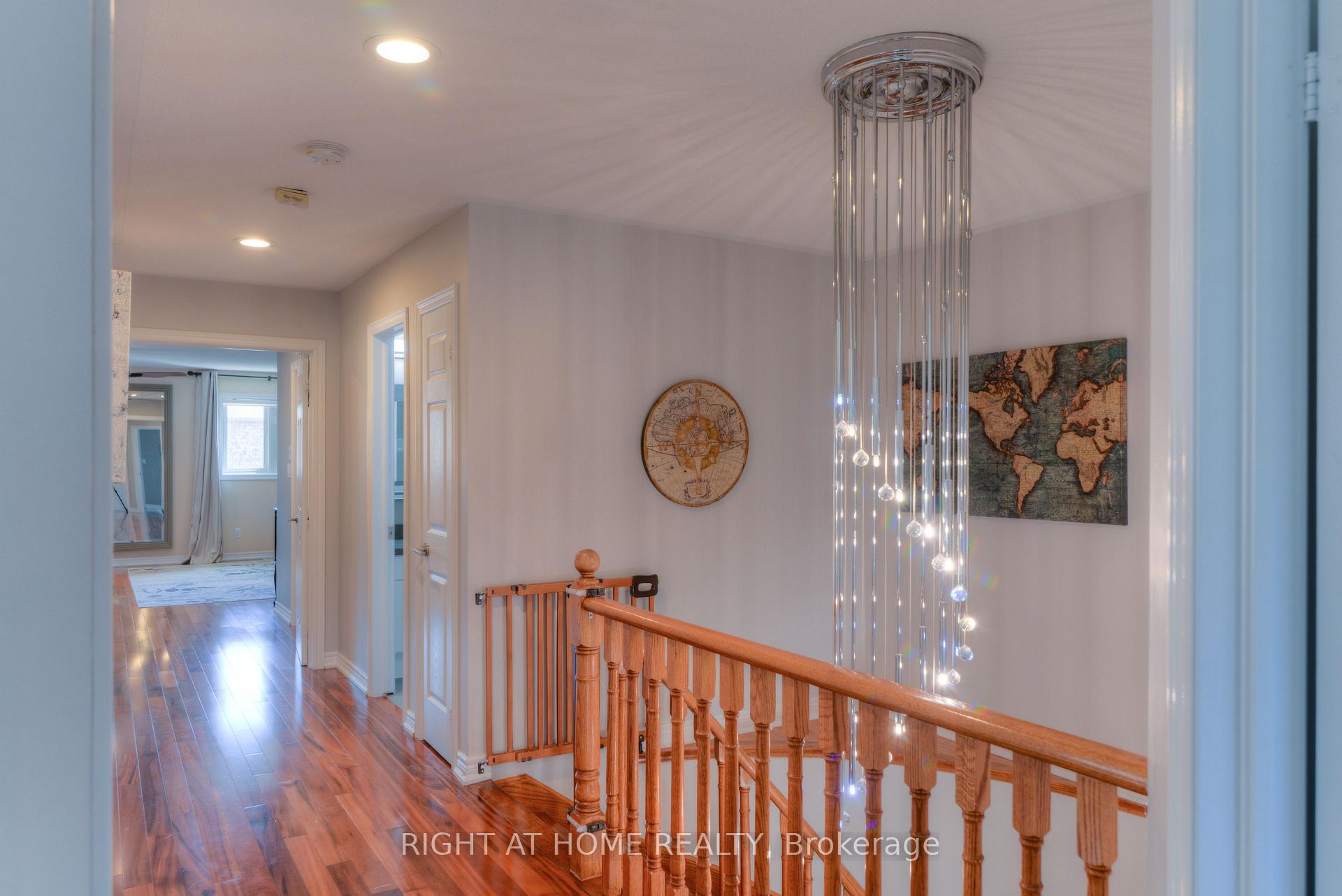 Photo 12 of 130 Bentoak Crescent, Vaughan, Patterson — HOMEH