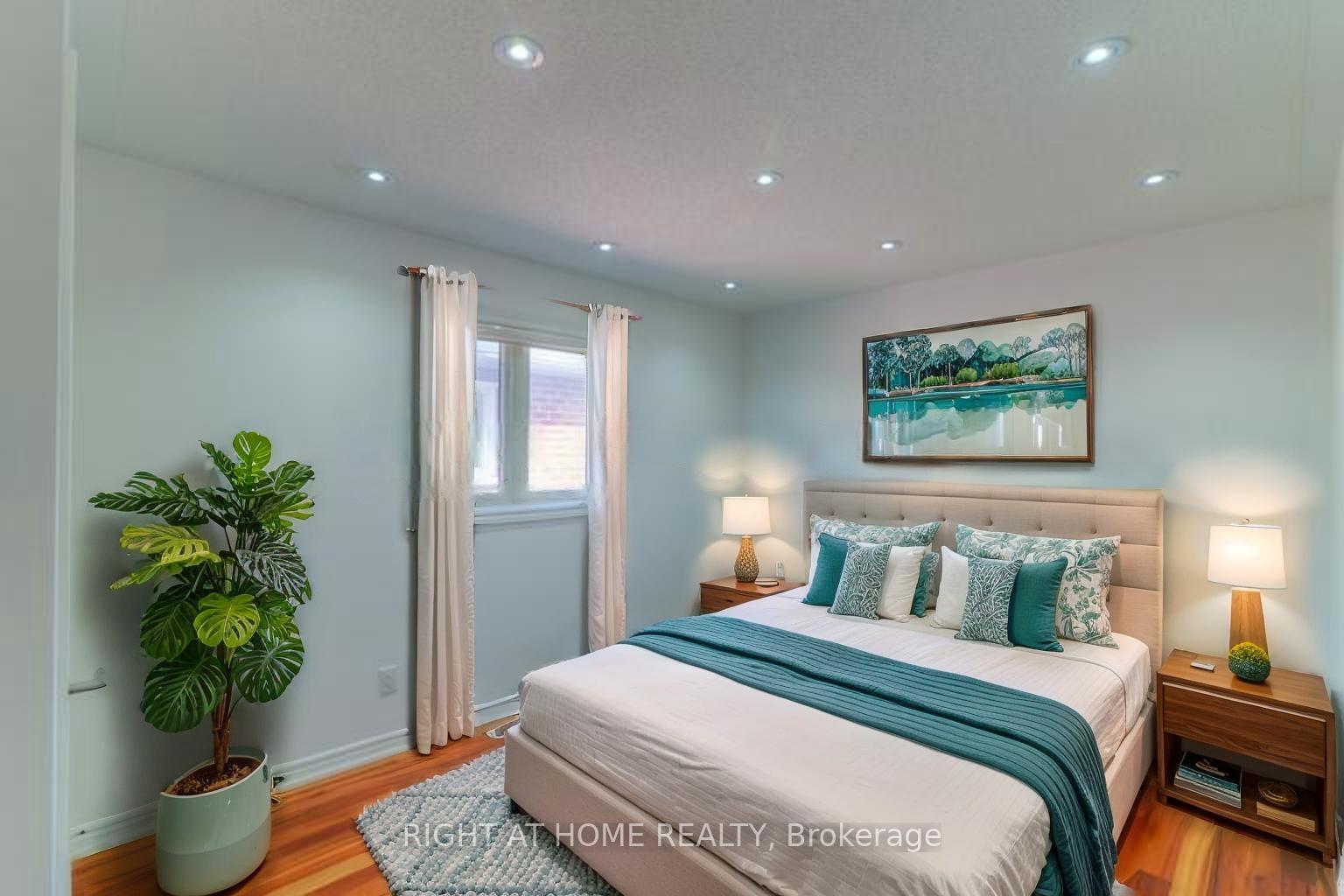 Photo 17 of 130 Bentoak Crescent, Vaughan, Patterson — HOMEH