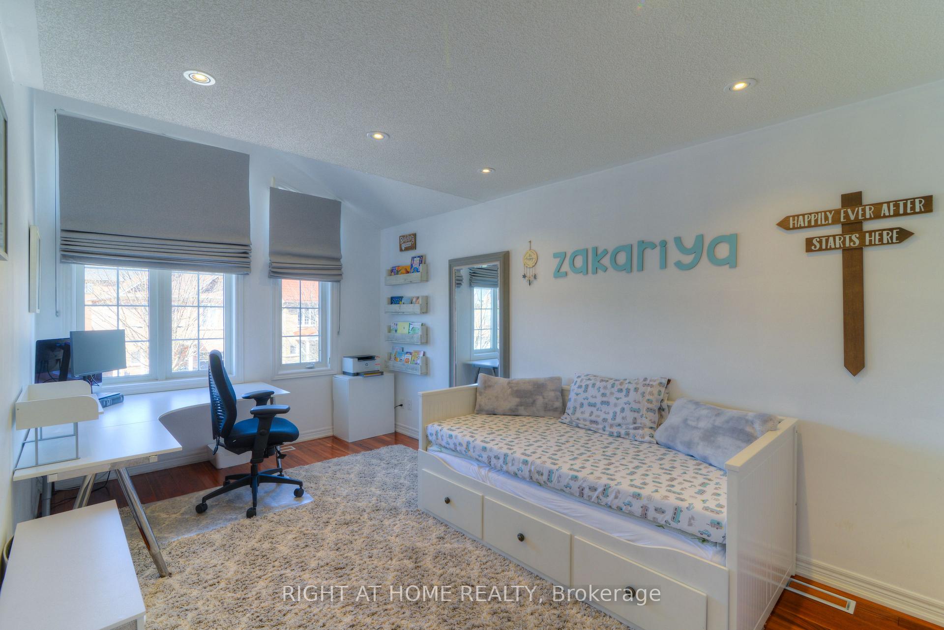 Photo 18 of 130 Bentoak Crescent, Vaughan, Patterson — HOMEH