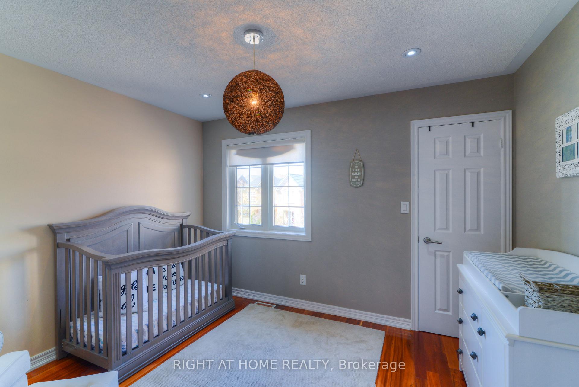 Photo 19 of 130 Bentoak Crescent, Vaughan, Patterson — HOMEH