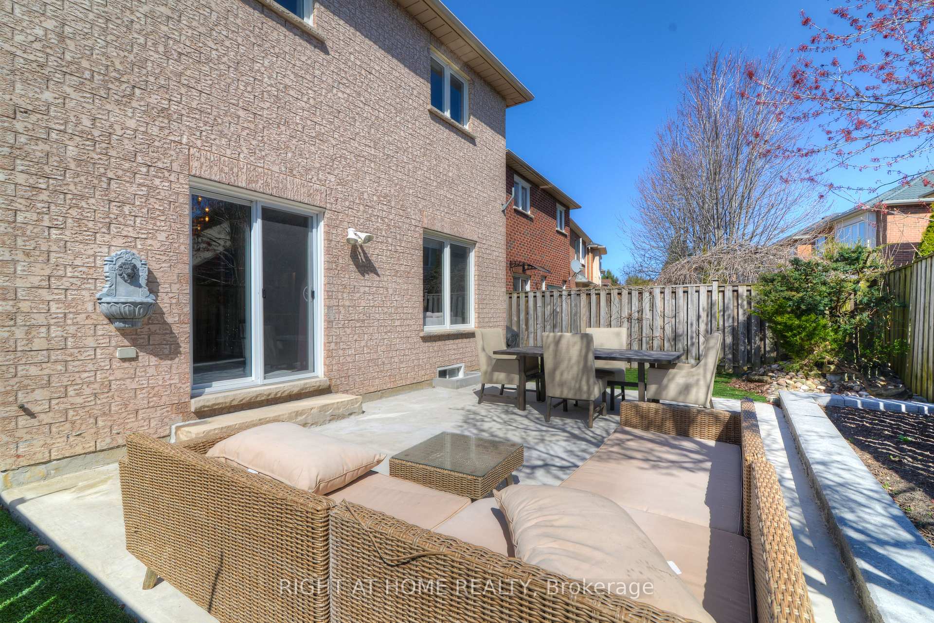 Photo 28 of 130 Bentoak Crescent, Vaughan, Patterson — HOMEH