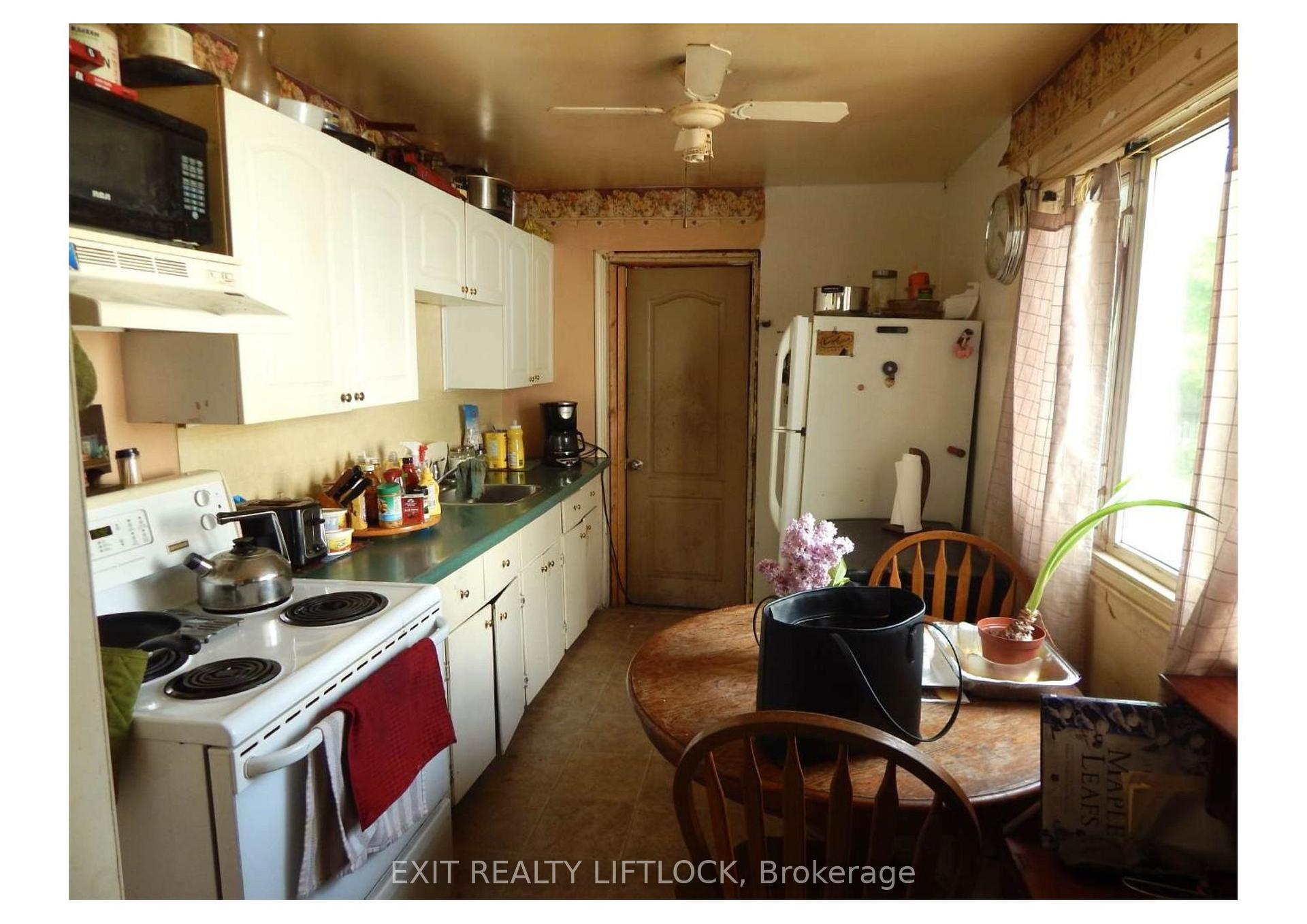 Photo 7 of 784 Duffus Street, Peterborough, Otonabee Ward 1 — HOMEH