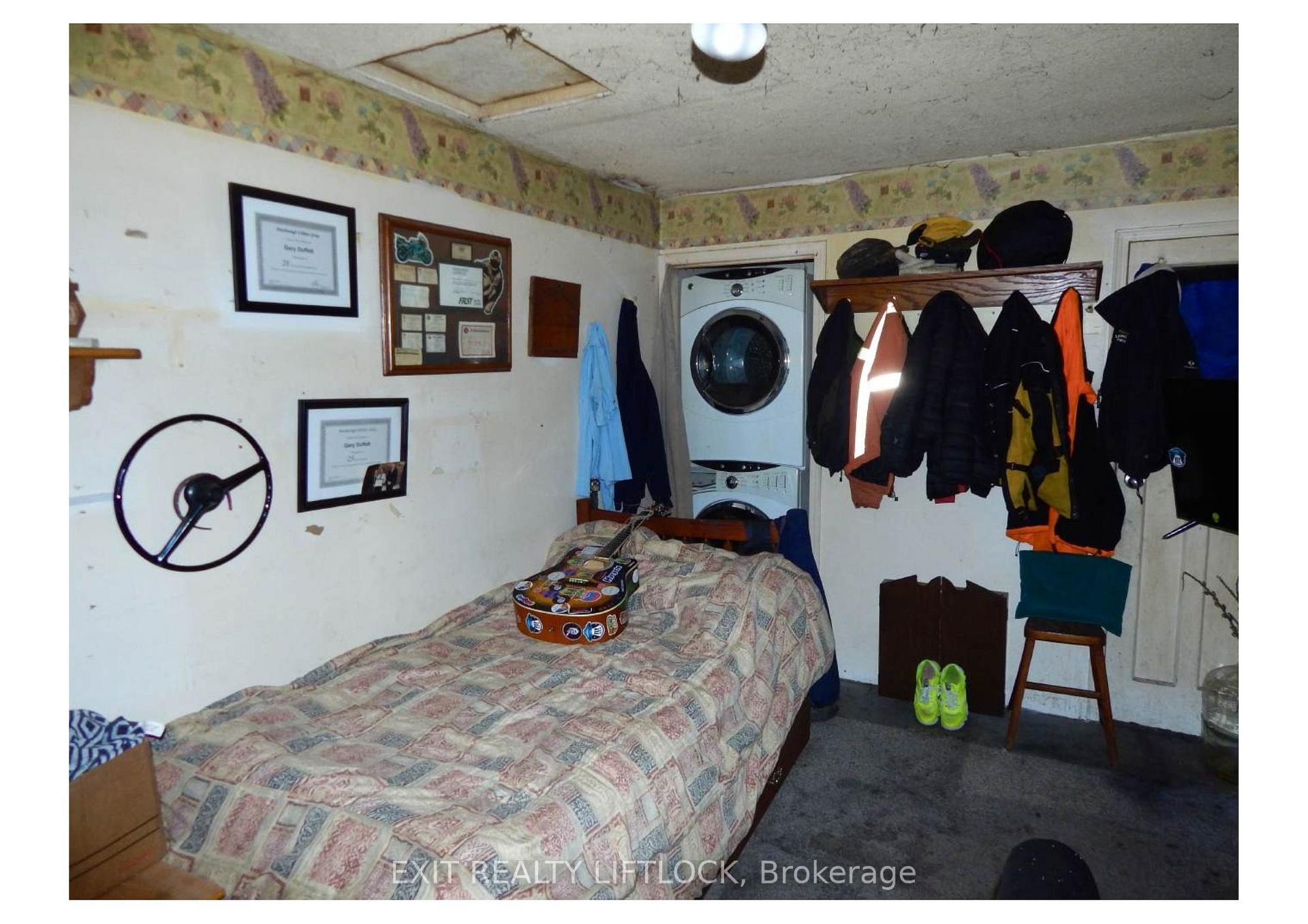 Photo 11 of 784 Duffus Street, Peterborough, Otonabee Ward 1 — HOMEH