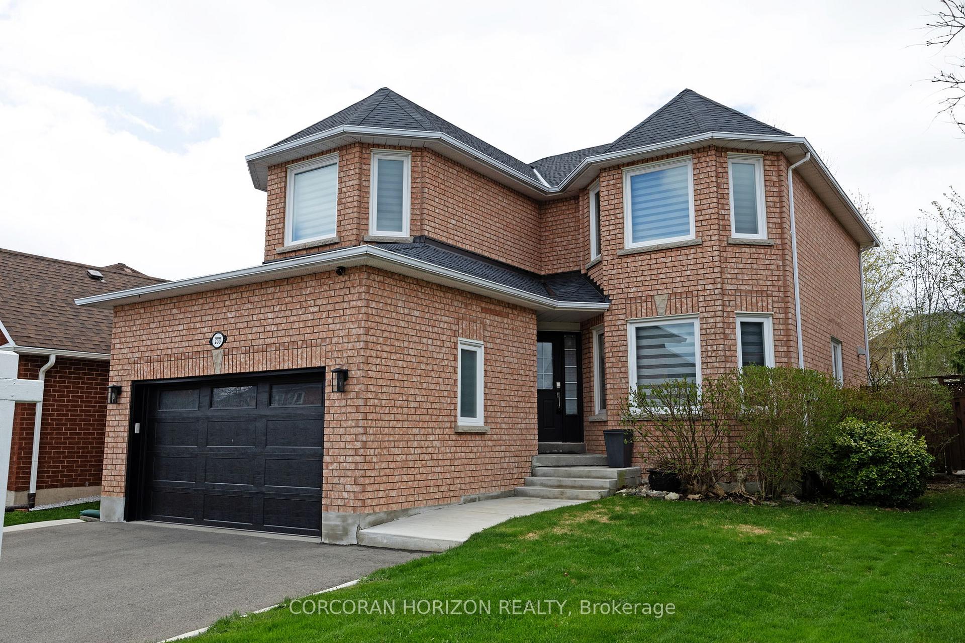 Photo 2 of 233 Roseheath Drive, Vaughan, Maple — HOMEH