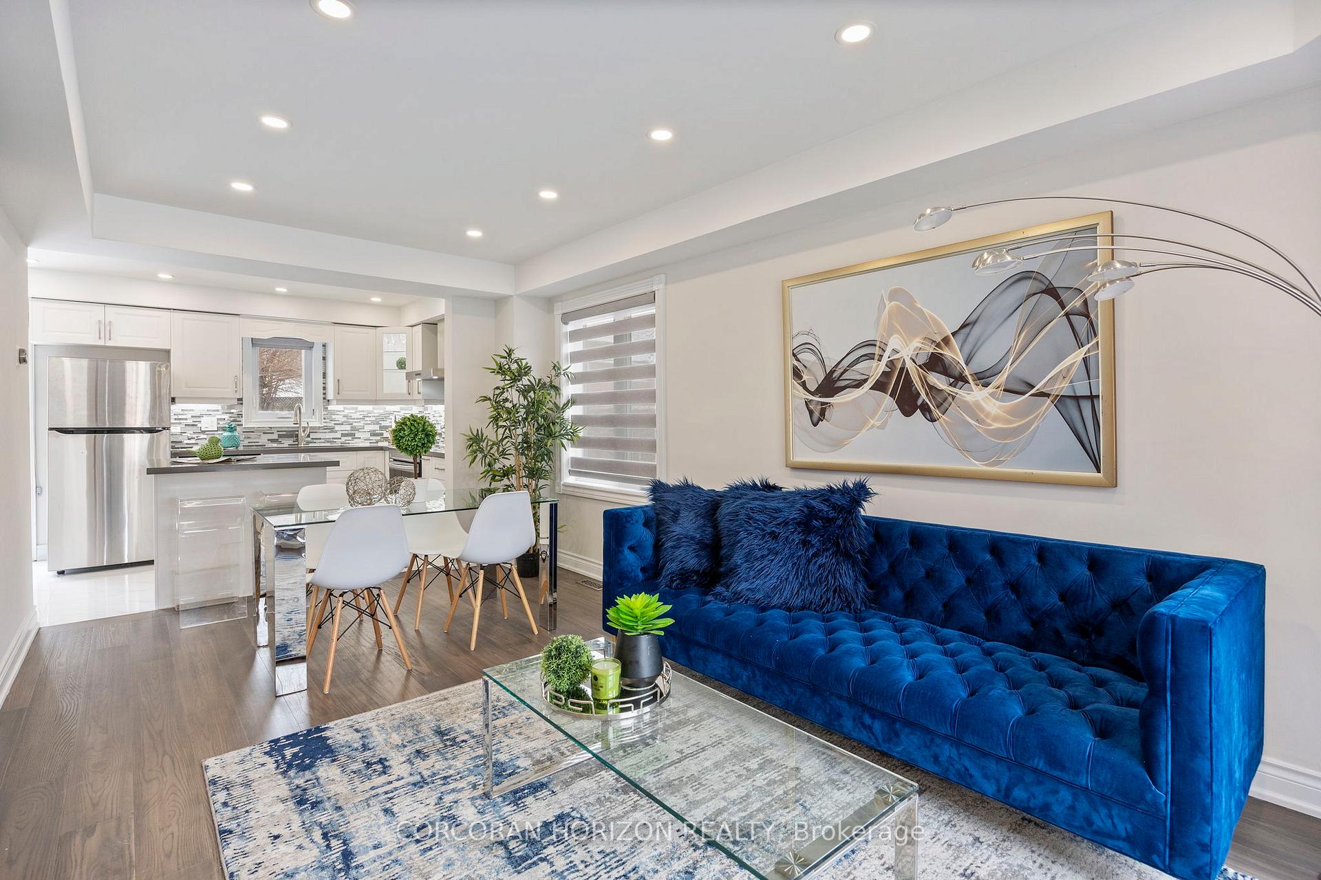 Photo 7 of 233 Roseheath Drive, Vaughan, Maple — HOMEH
