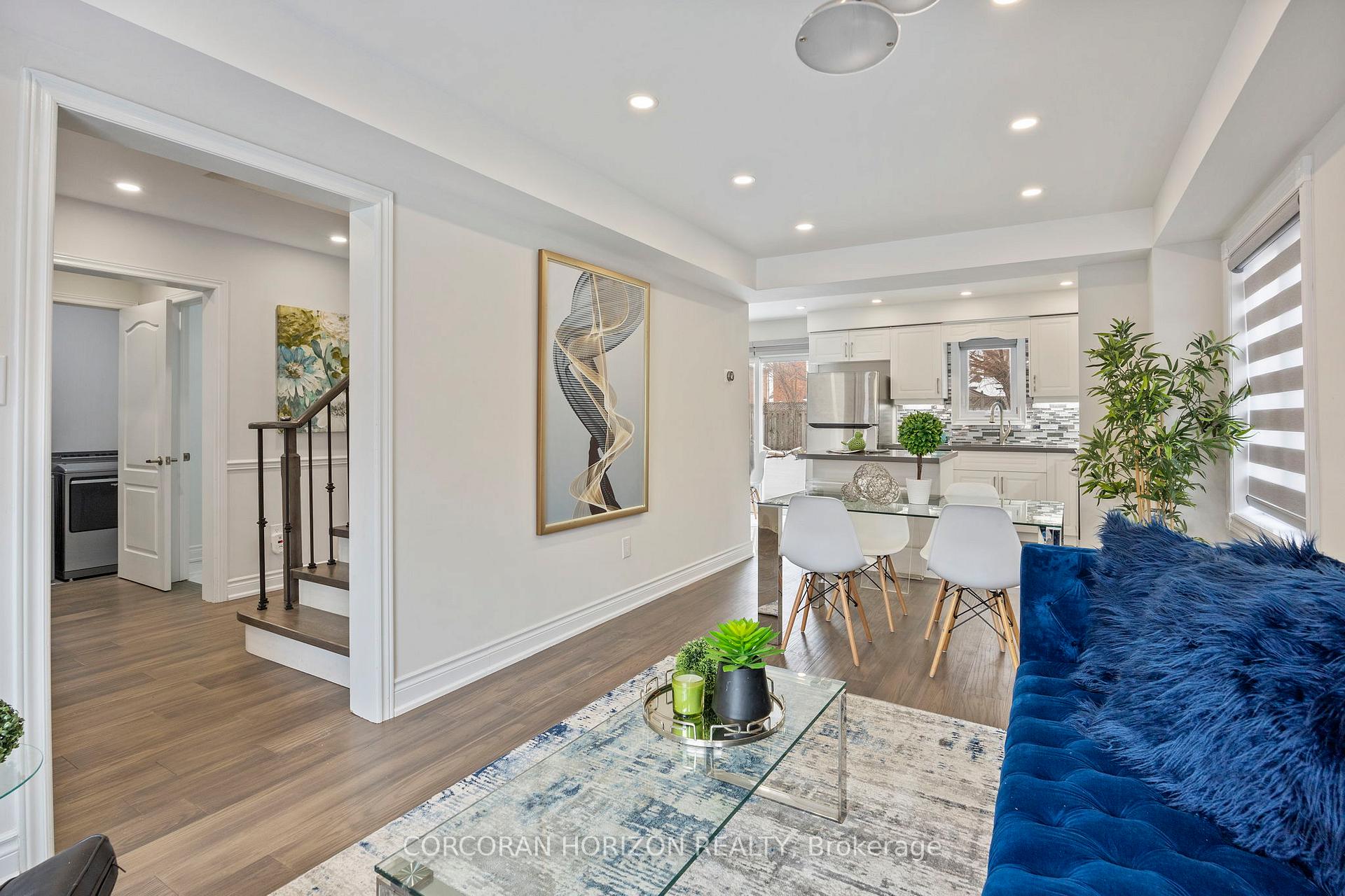 Photo 8 of 233 Roseheath Drive, Vaughan, Maple — HOMEH