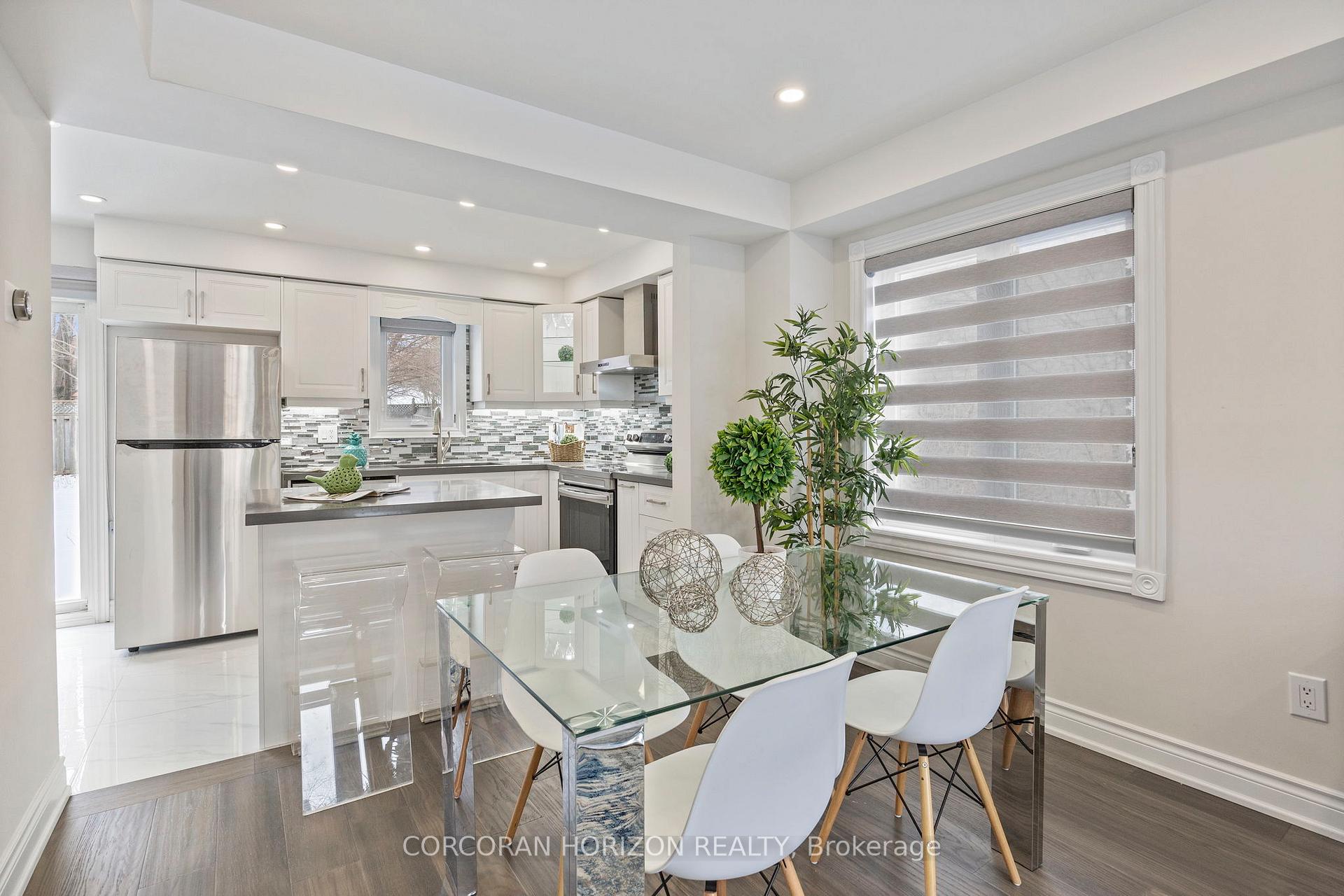 Photo 9 of 233 Roseheath Drive, Vaughan, Maple — HOMEH