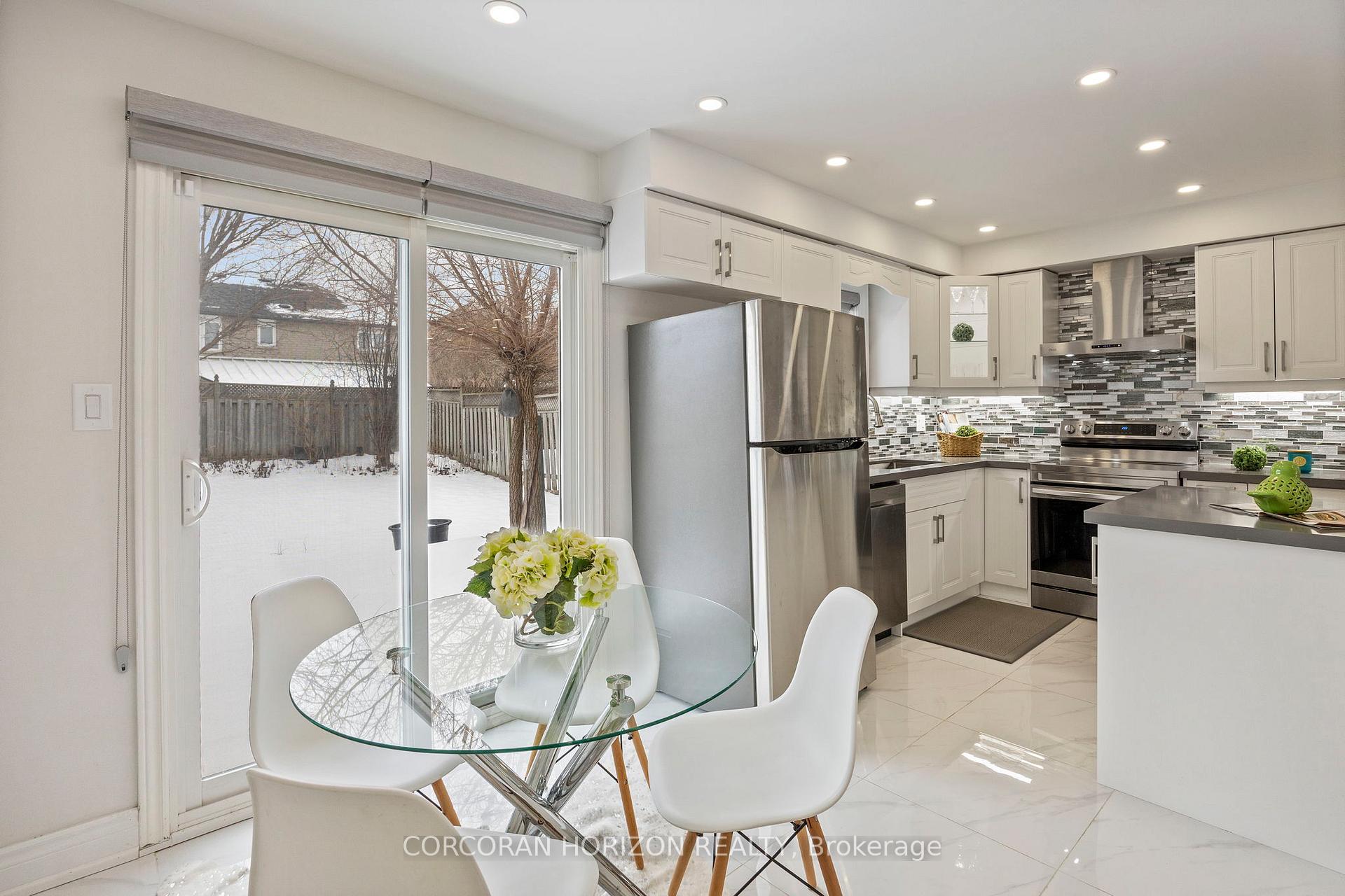Photo 13 of 233 Roseheath Drive, Vaughan, Maple — HOMEH
