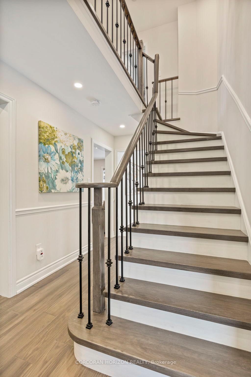 Photo 18 of 233 Roseheath Drive, Vaughan, Maple — HOMEH