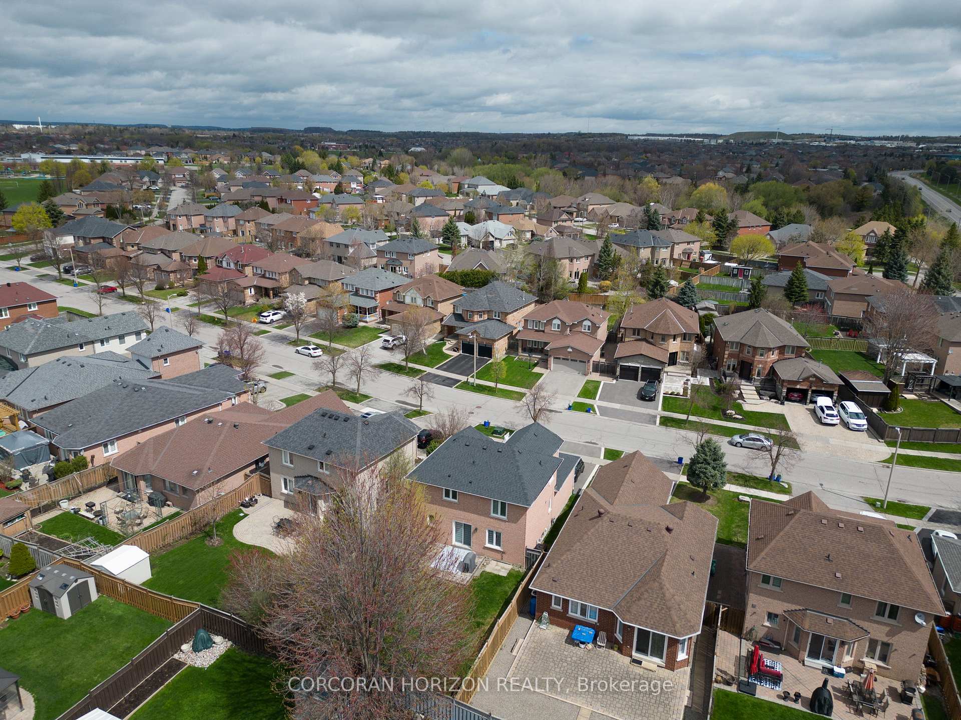 Photo 38 of 233 Roseheath Drive, Vaughan, Maple — HOMEH