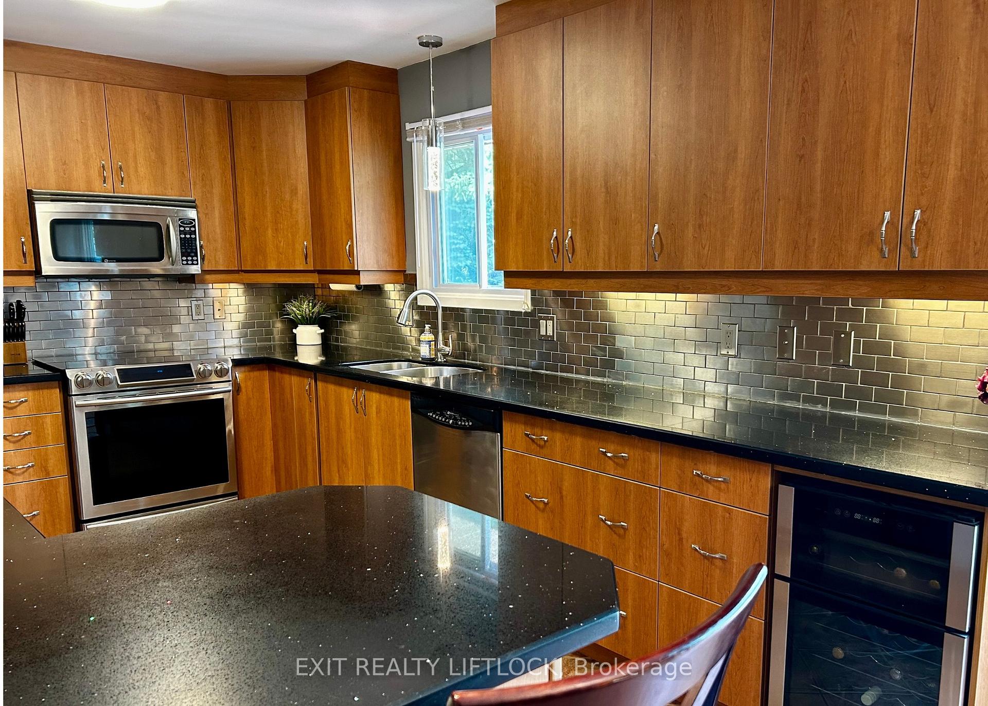 Photo 12 of 2031 Moncrief Road, Peterborough, Monaghan Ward 2 — HOMEH
