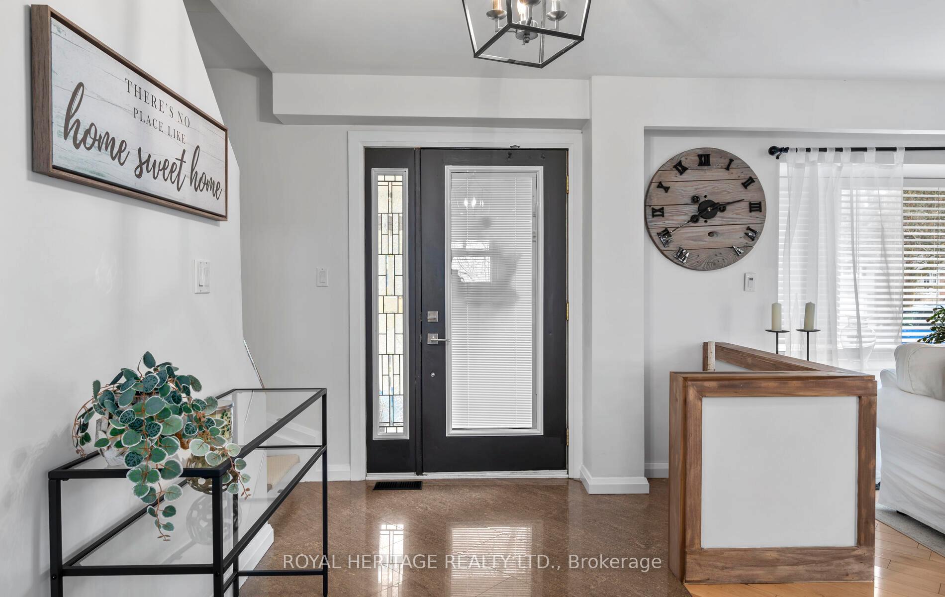 Photo 3 of 82 Springdale Crescent, Oshawa, Donevan — HOMEH