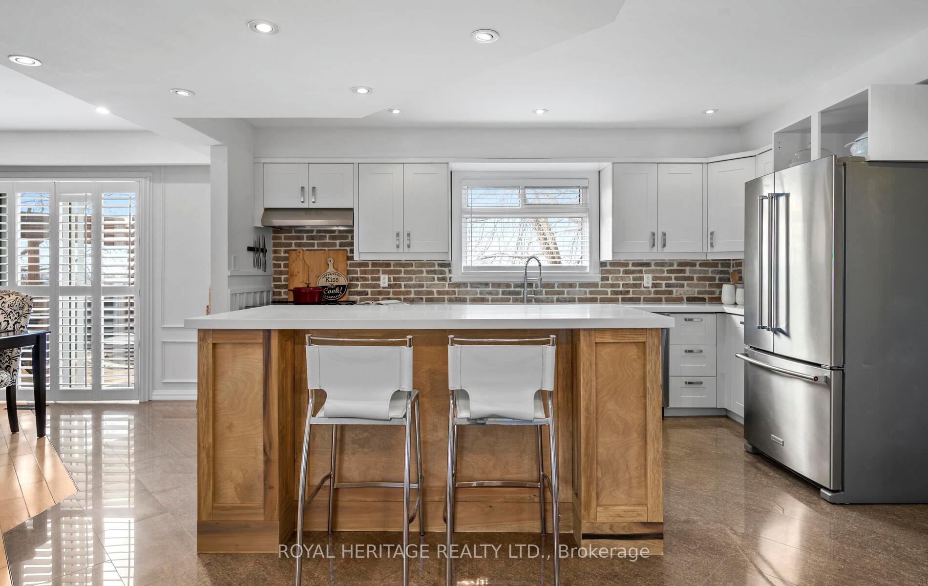 Photo 4 of 82 Springdale Crescent, Oshawa, Donevan — HOMEH