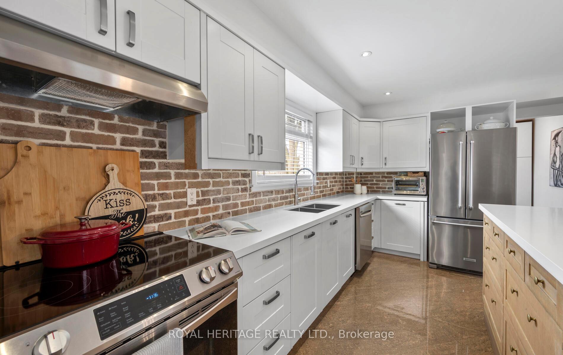 Photo 6 of 82 Springdale Crescent, Oshawa, Donevan — HOMEH