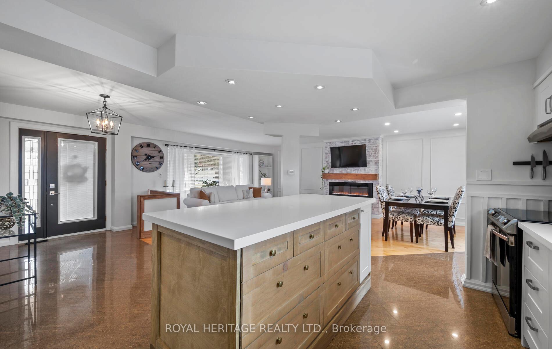 Photo 7 of 82 Springdale Crescent, Oshawa, Donevan — HOMEH
