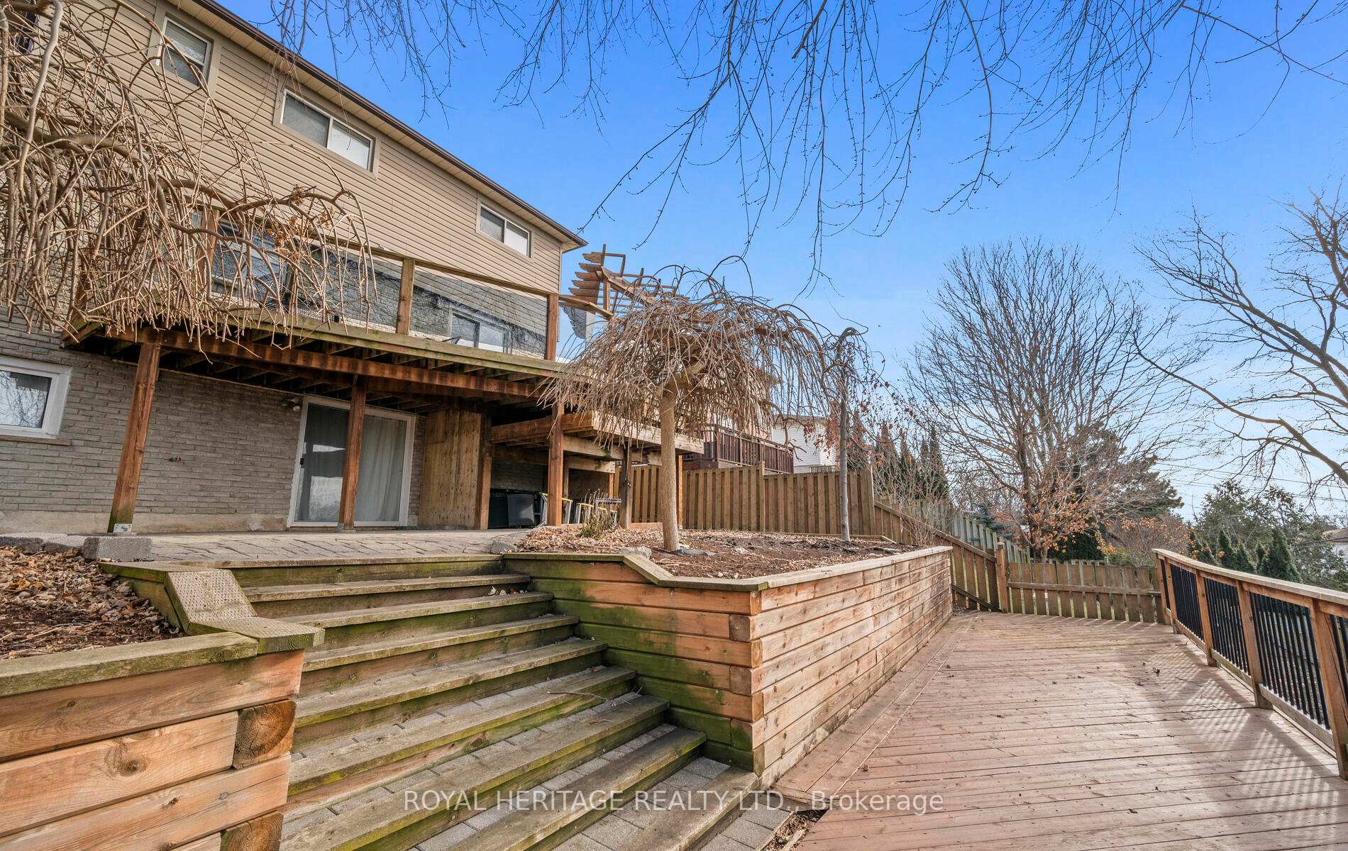 Photo 35 of 82 Springdale Crescent, Oshawa, Donevan — HOMEH