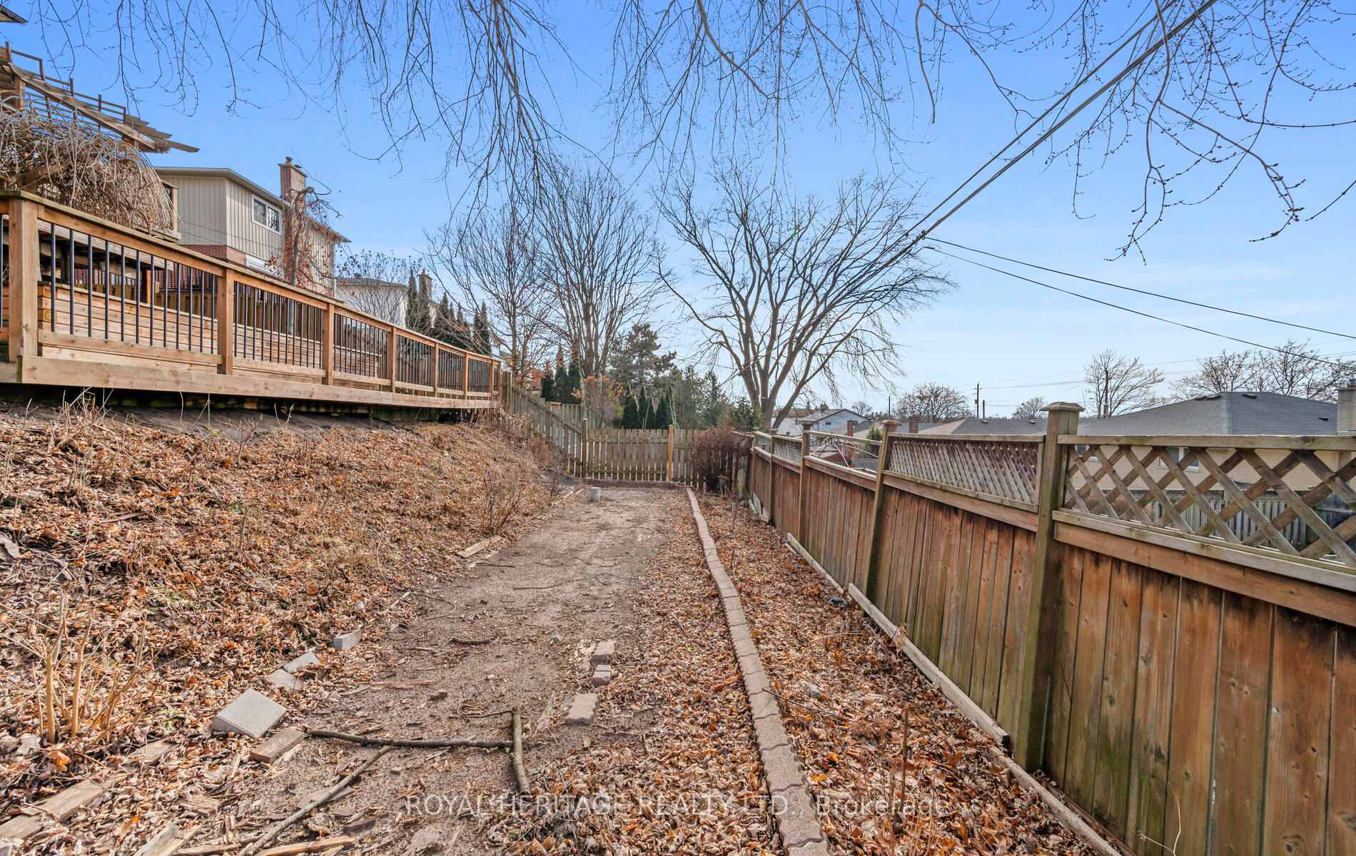 Photo 36 of 82 Springdale Crescent, Oshawa, Donevan — HOMEH