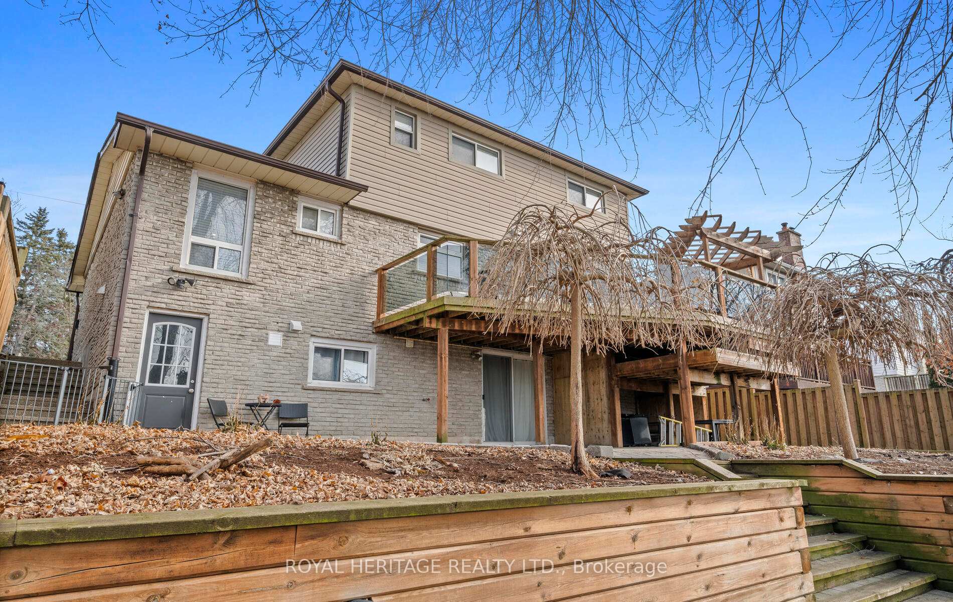 Photo 37 of 82 Springdale Crescent, Oshawa, Donevan — HOMEH
