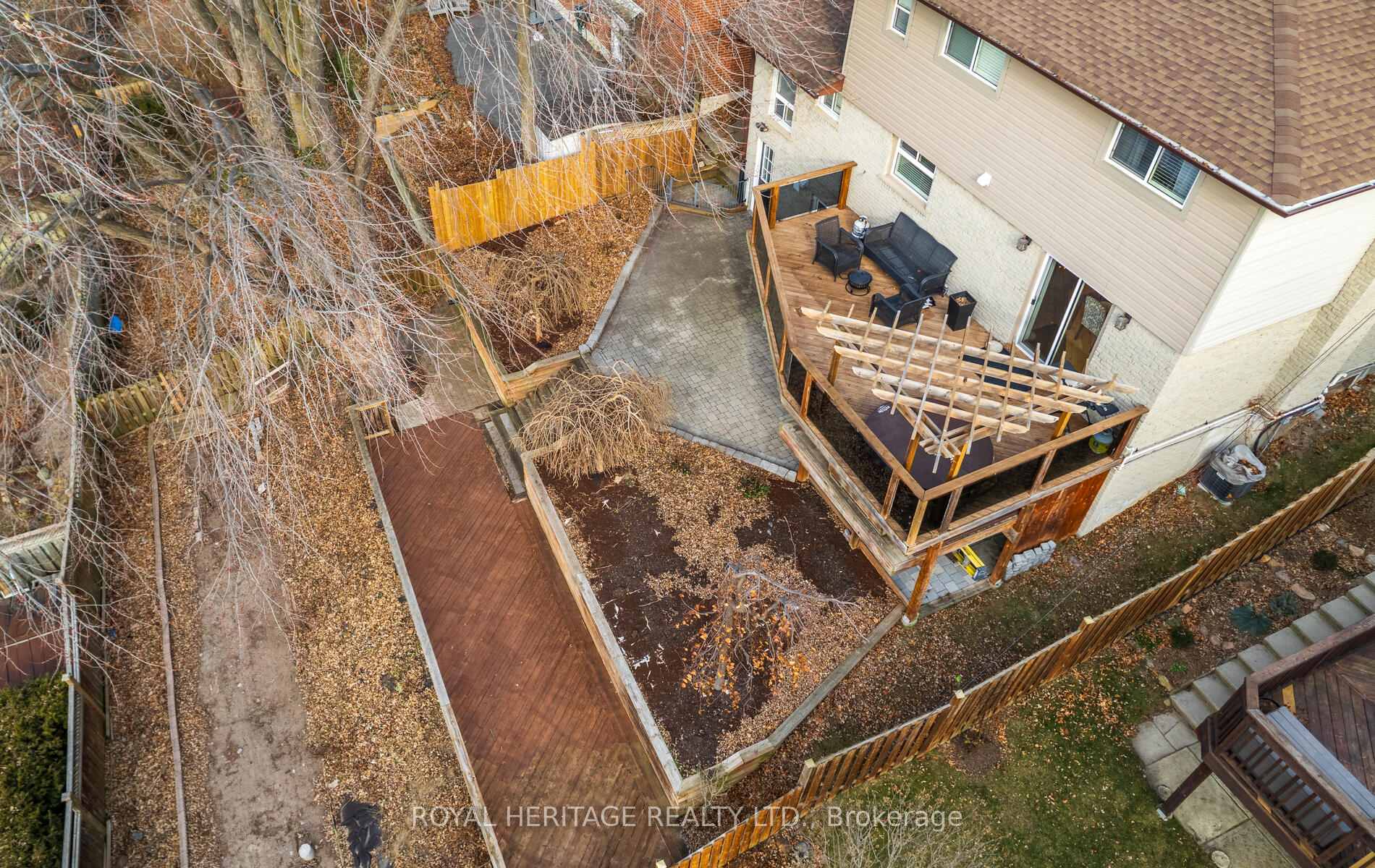 Photo 39 of 82 Springdale Crescent, Oshawa, Donevan — HOMEH