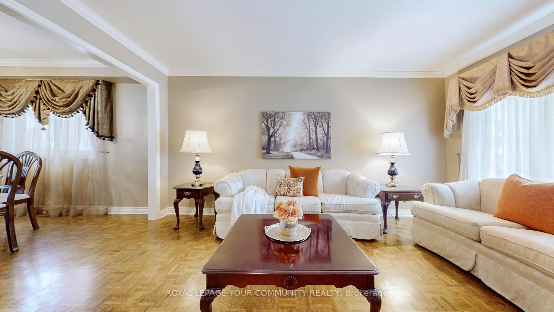 Photo 3 of 26 Dicarlo Drive, Vaughan, Maple — HOMEH