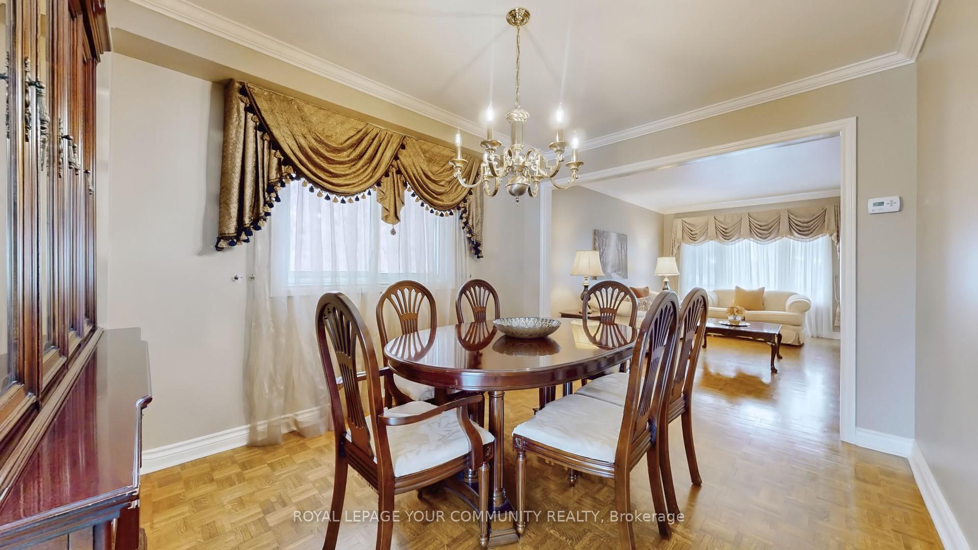 Photo 7 of 26 Dicarlo Drive, Vaughan, Maple — HOMEH