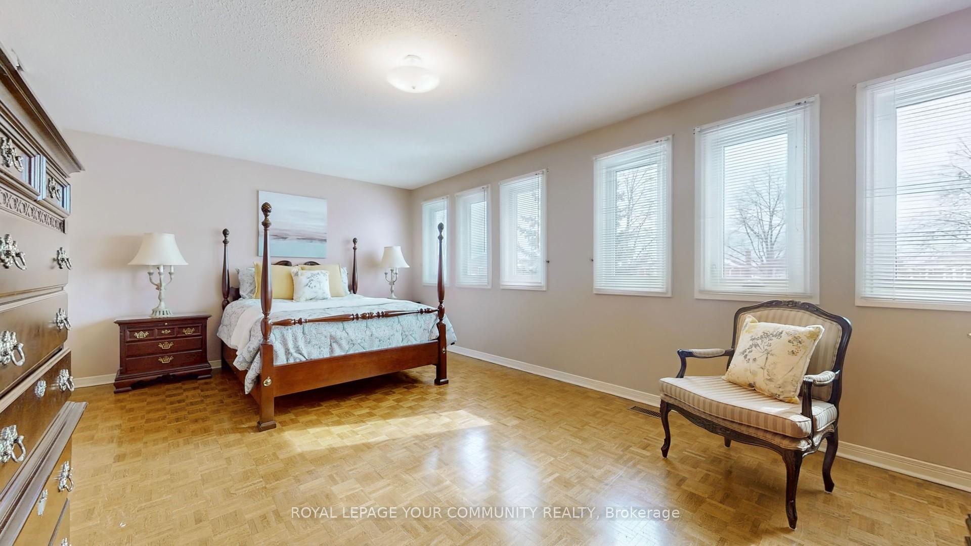 Photo 25 of 26 Dicarlo Drive, Vaughan, Maple — HOMEH