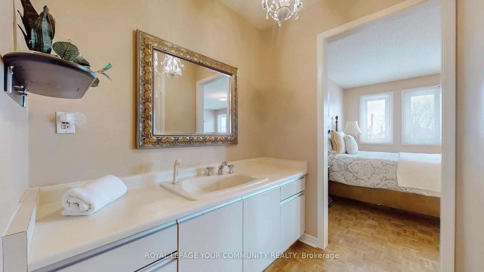 Photo 28 of 26 Dicarlo Drive, Vaughan, Maple — HOMEH