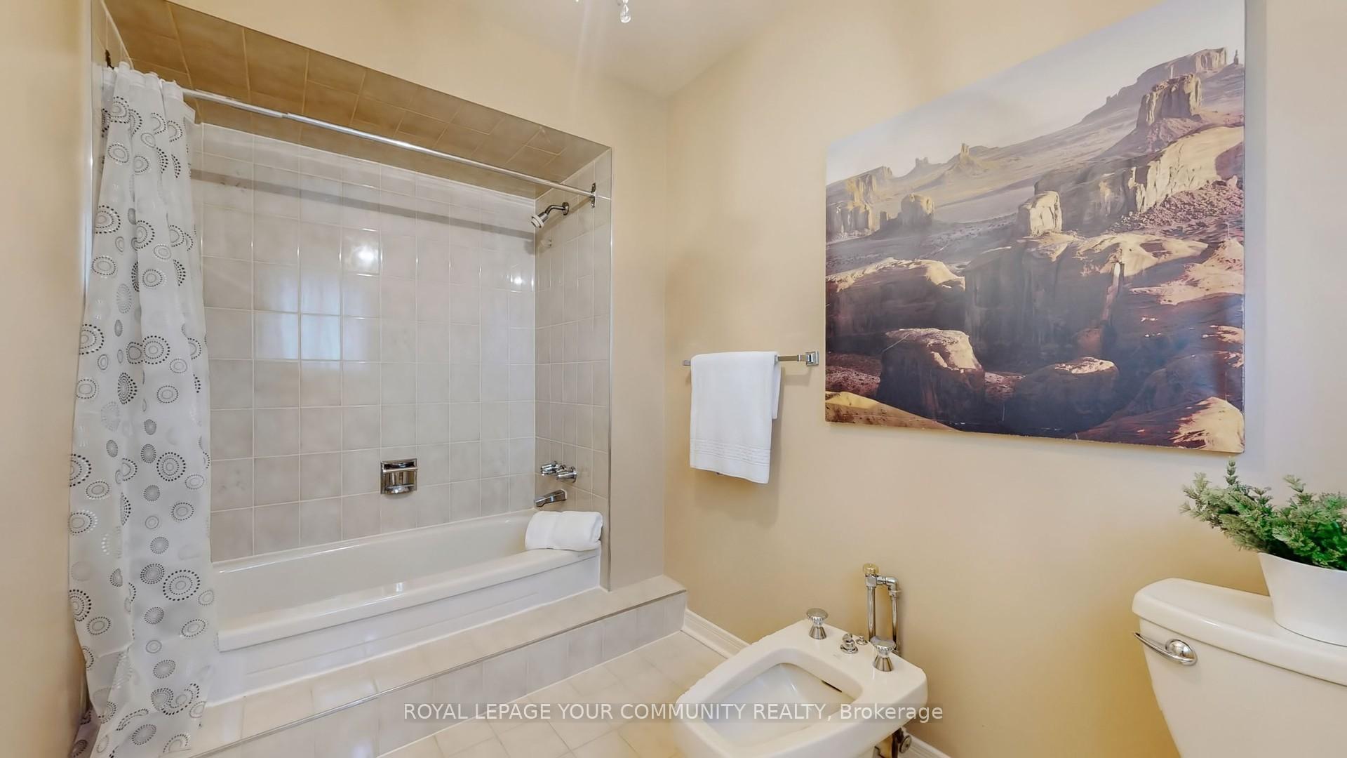 Photo 29 of 26 Dicarlo Drive, Vaughan, Maple — HOMEH