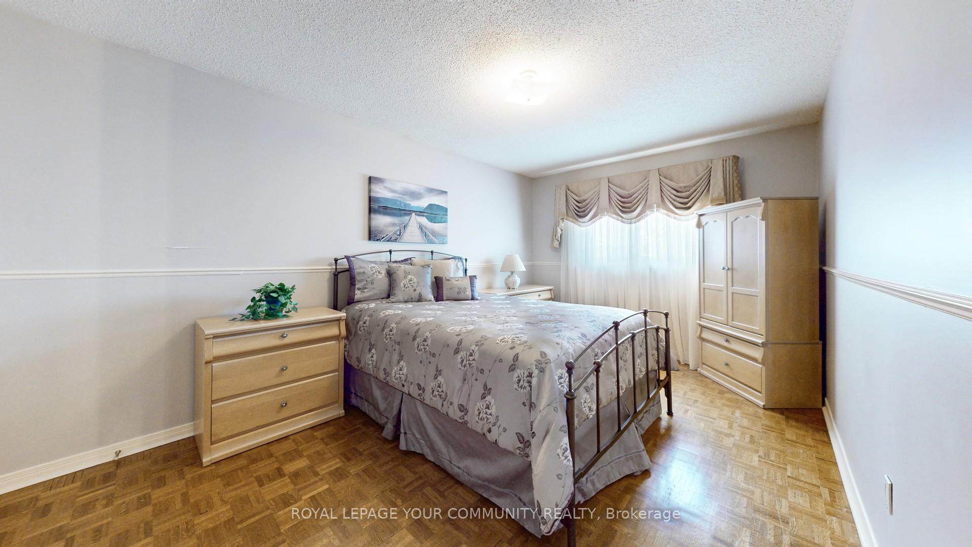 Photo 31 of 26 Dicarlo Drive, Vaughan, Maple — HOMEH