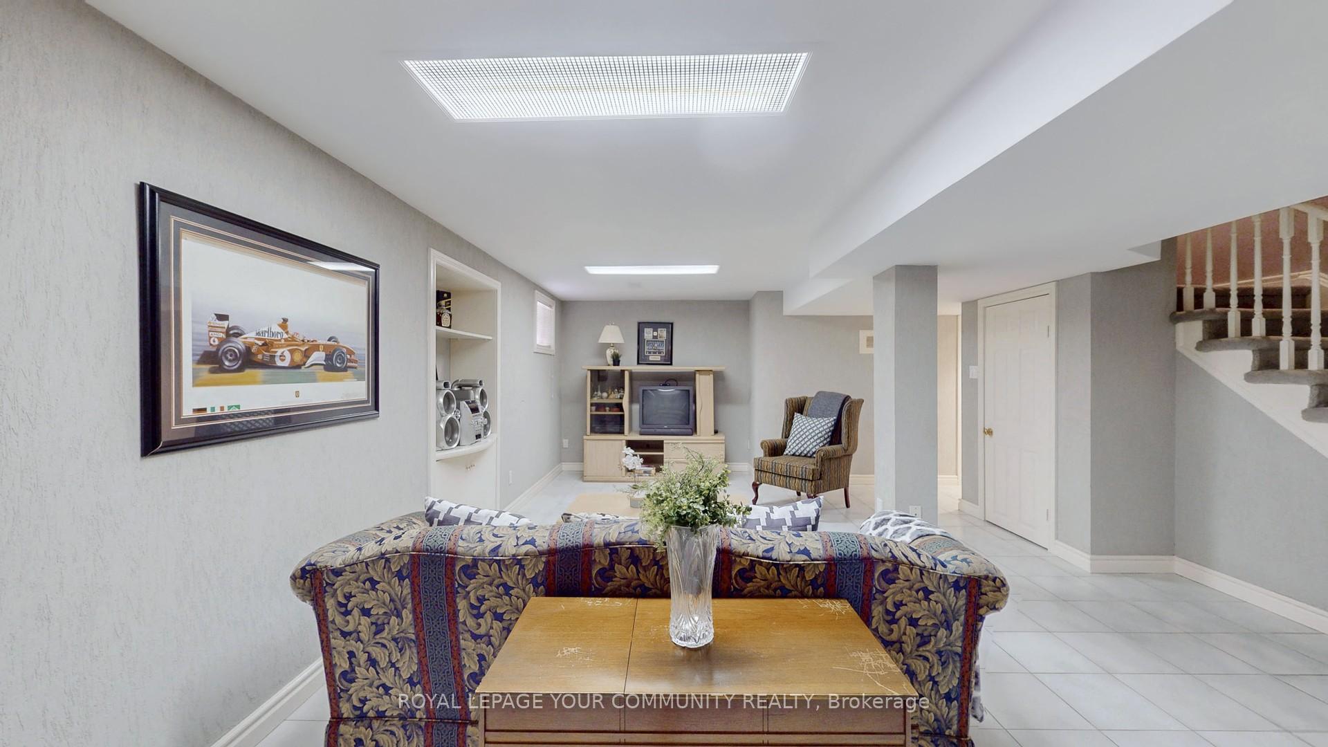Photo 36 of 26 Dicarlo Drive, Vaughan, Maple — HOMEH