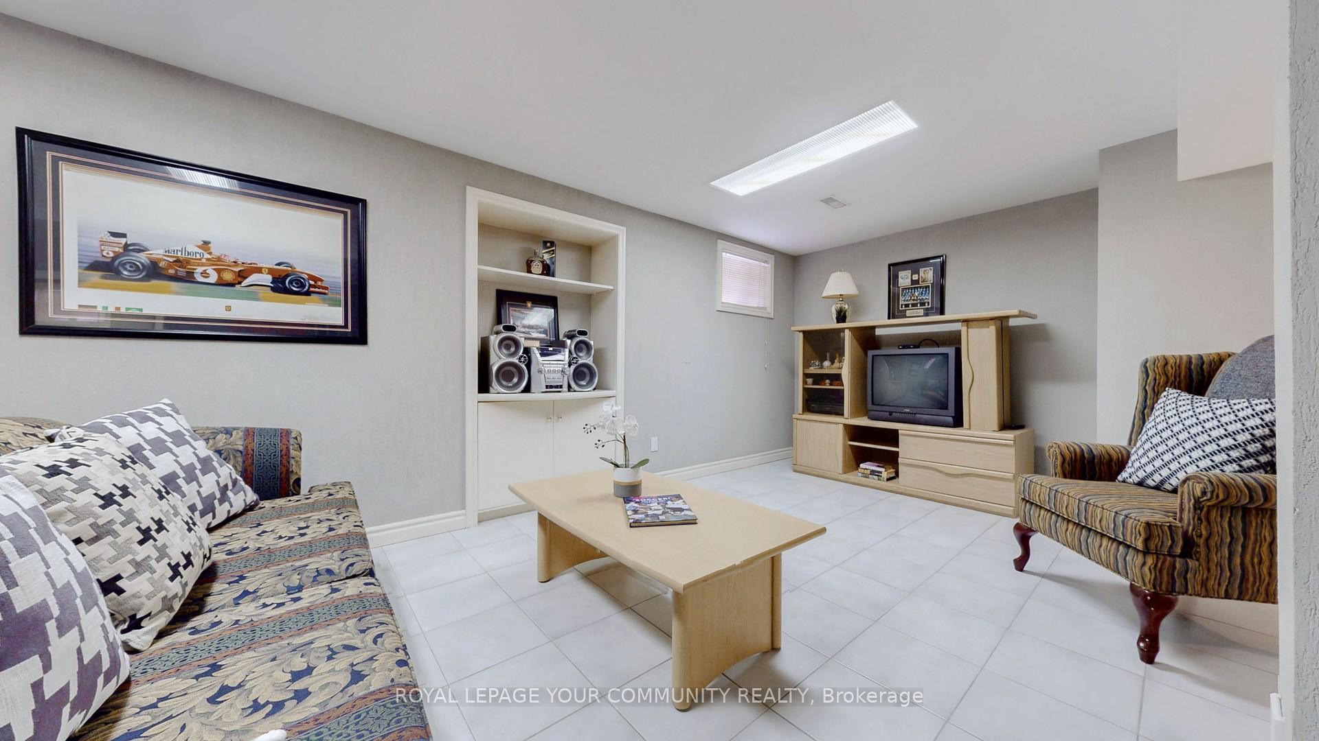 Photo 38 of 26 Dicarlo Drive, Vaughan, Maple — HOMEH