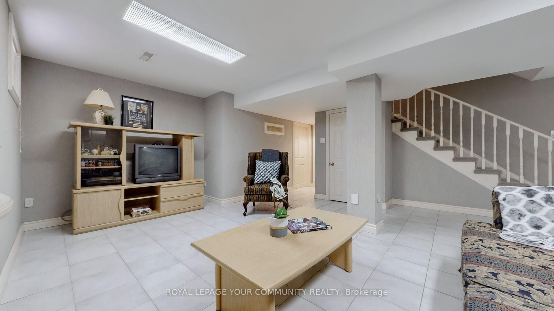 Photo 39 of 26 Dicarlo Drive, Vaughan, Maple — HOMEH