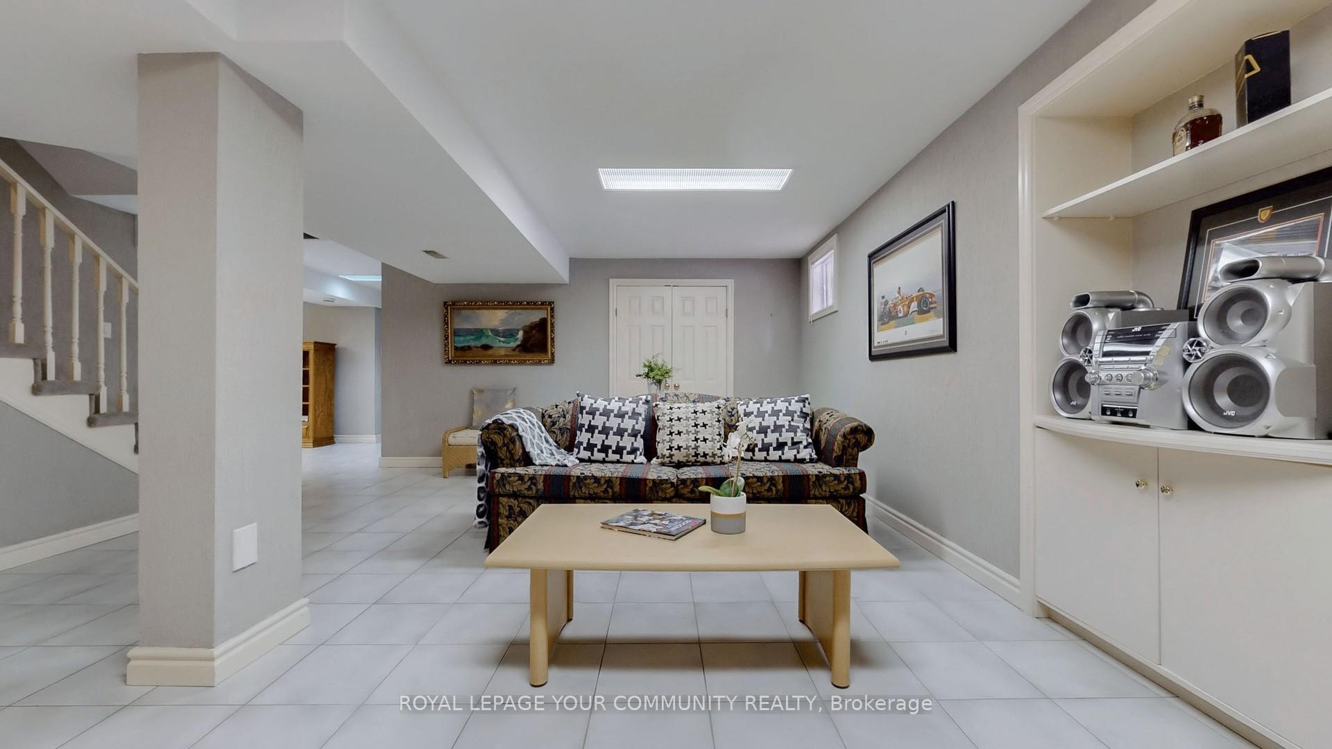 Photo 41 of 26 Dicarlo Drive, Vaughan, Maple — HOMEH