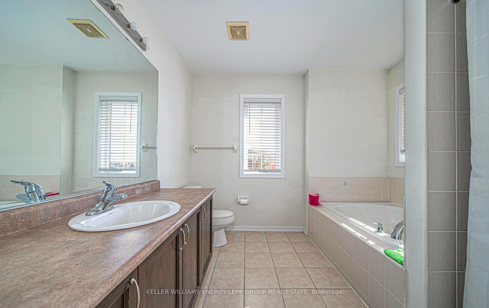 Photo 21 of 33 Latchford Way, Whitby, Pringle Creek — HOMEH