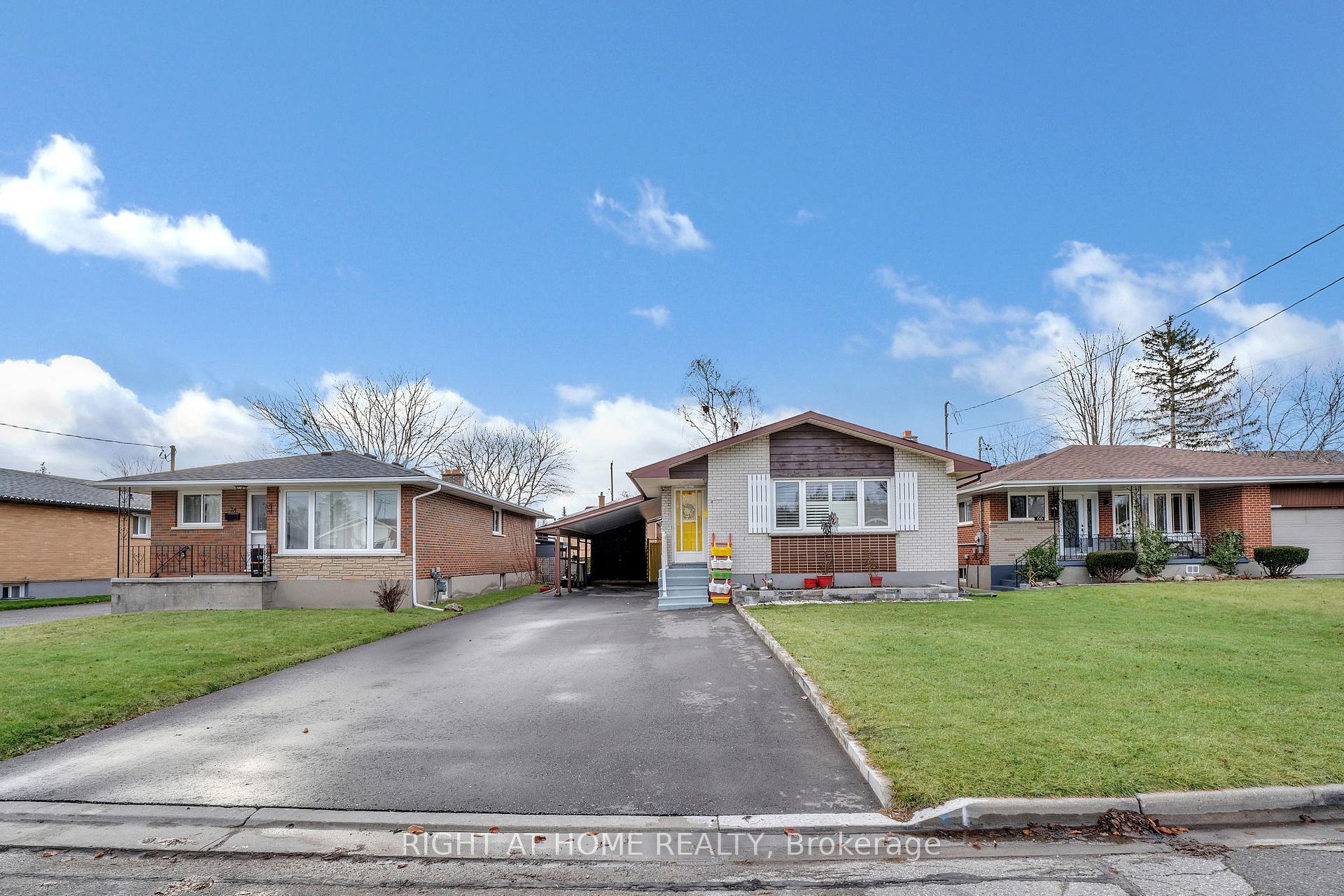 Photo 5 of 70 Valdez Court, Oshawa, Vanier — HOMEH