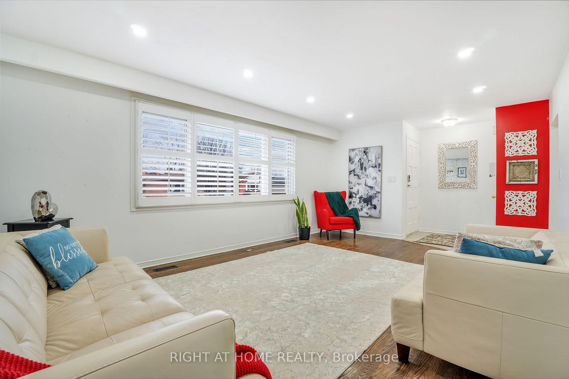 Photo 10 of 70 Valdez Court, Oshawa, Vanier — HOMEH