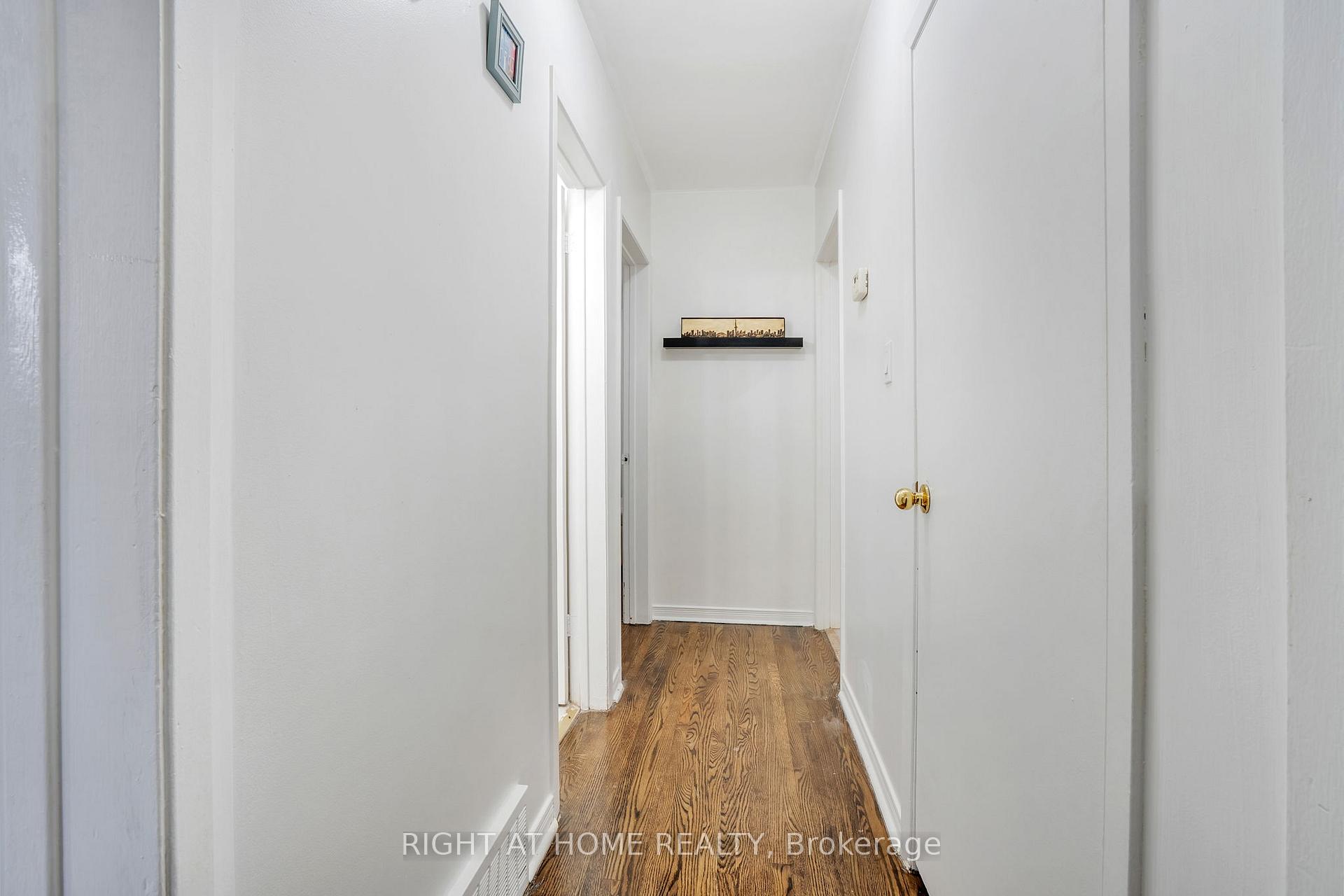 Photo 23 of 70 Valdez Court, Oshawa, Vanier — HOMEH