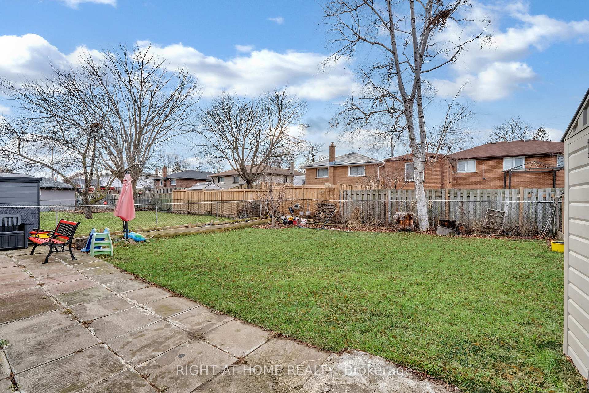 Photo 26 of 70 Valdez Court, Oshawa, Vanier — HOMEH