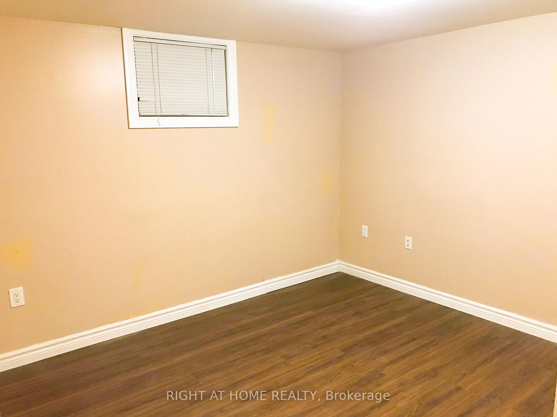 Photo 34 of 70 Valdez Court, Oshawa, Vanier — HOMEH